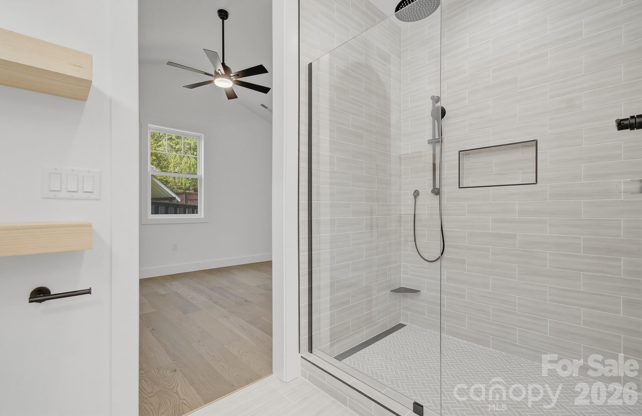615 W Allen Street — Hendersonville