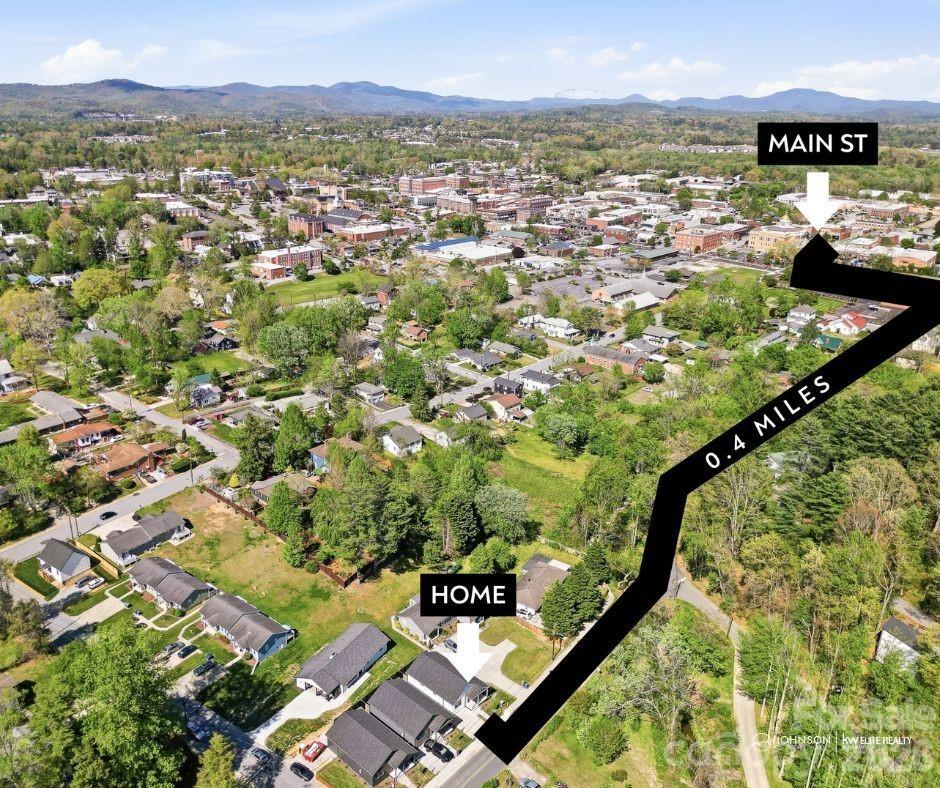 615 W Allen Street — Hendersonville