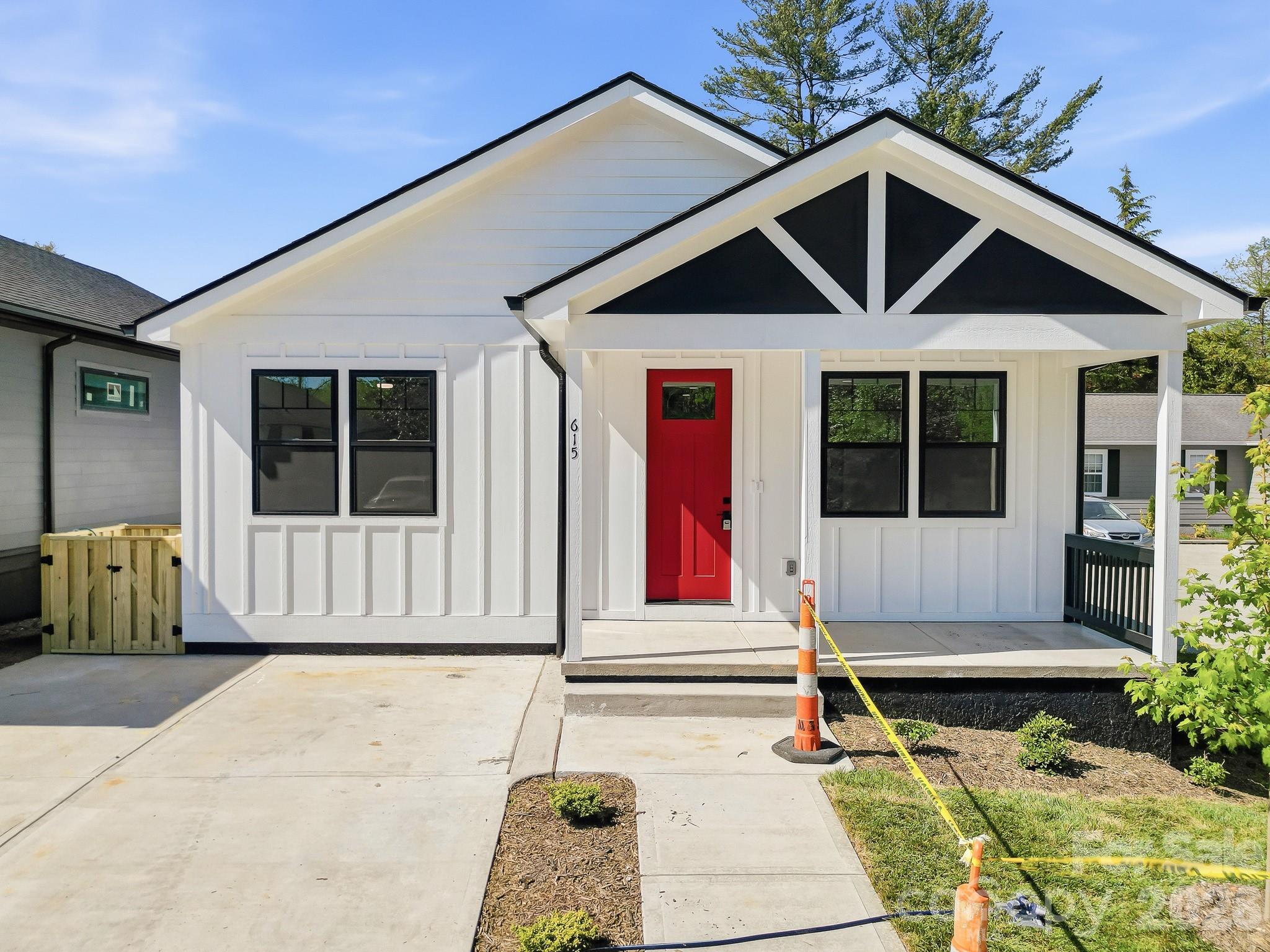 615 W Allen Street — Hendersonville