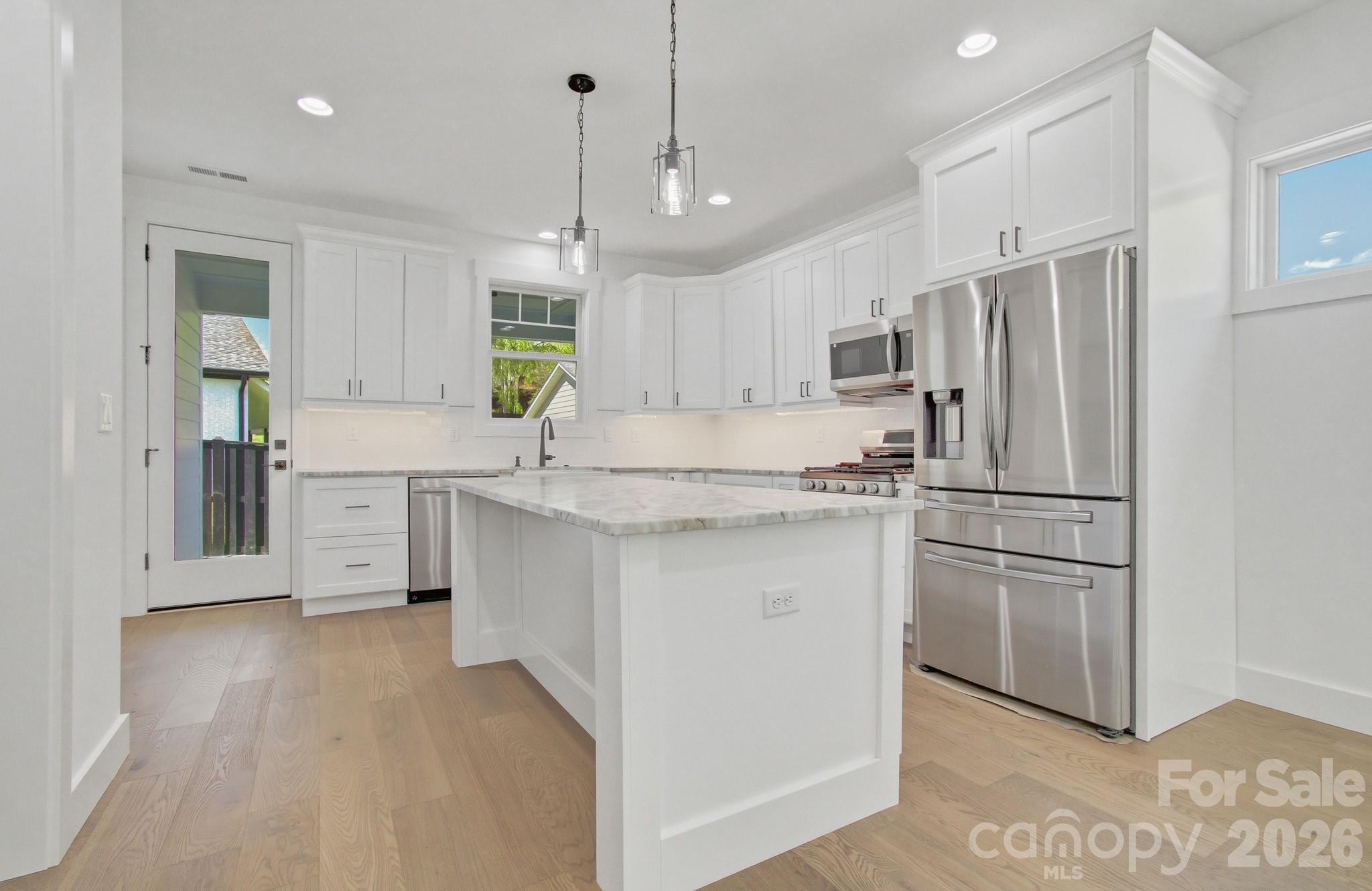 615 W Allen Street — Hendersonville