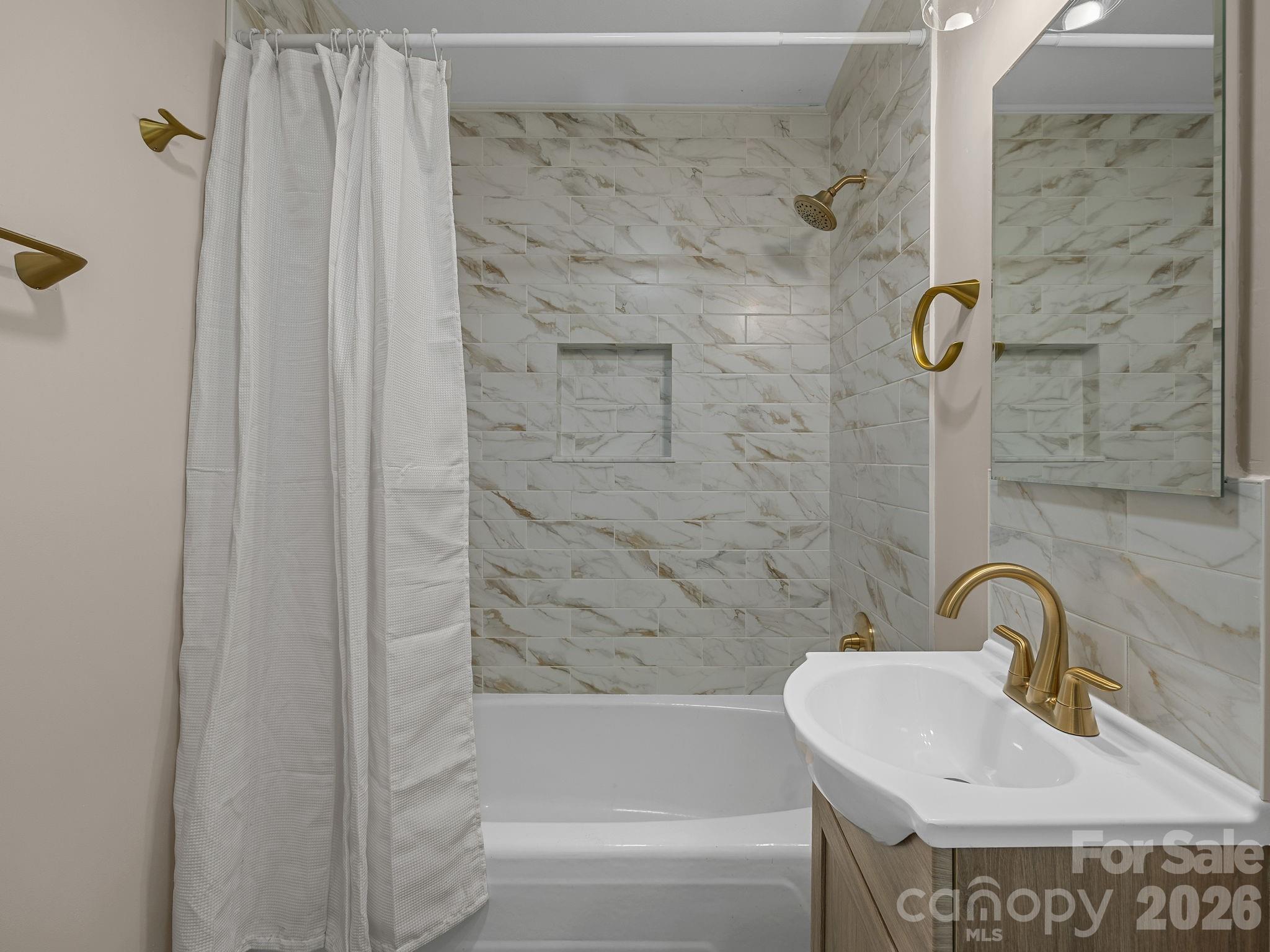 110 Persimmon Hill Court — Columbus
