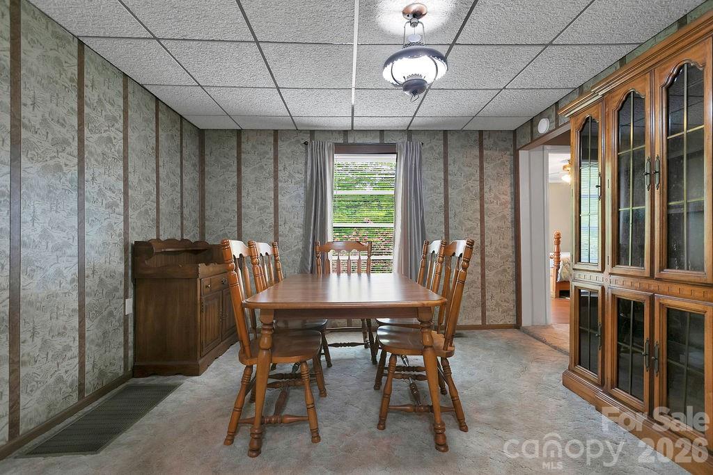 520 Blythe Road — Pisgah Forest