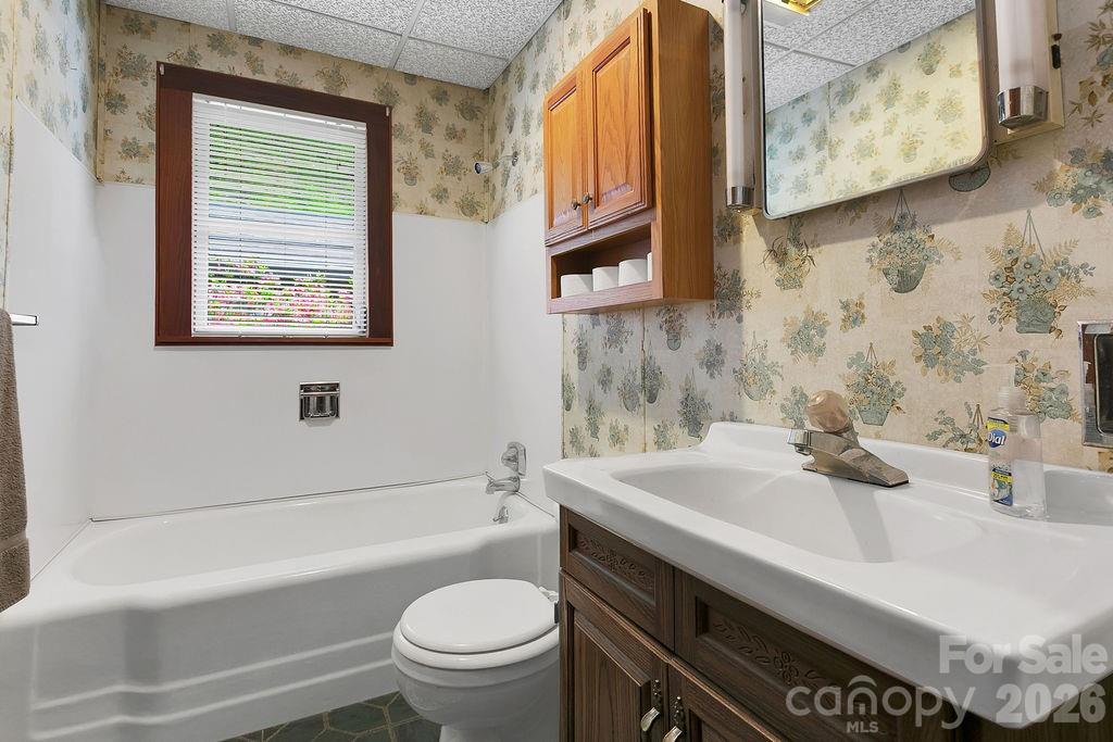 520 Blythe Road — Pisgah Forest