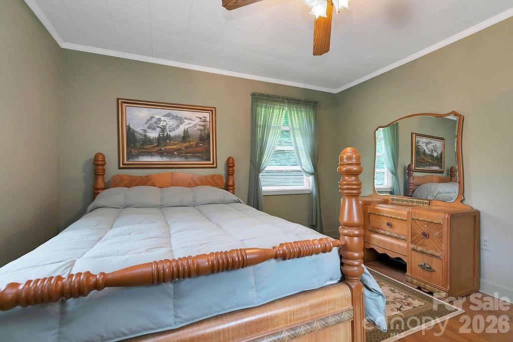 520 Blythe Road — Pisgah Forest