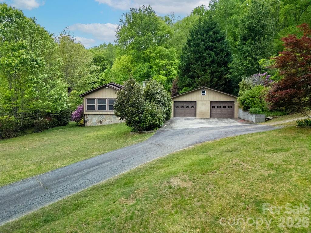 520 Blythe Road — Pisgah Forest