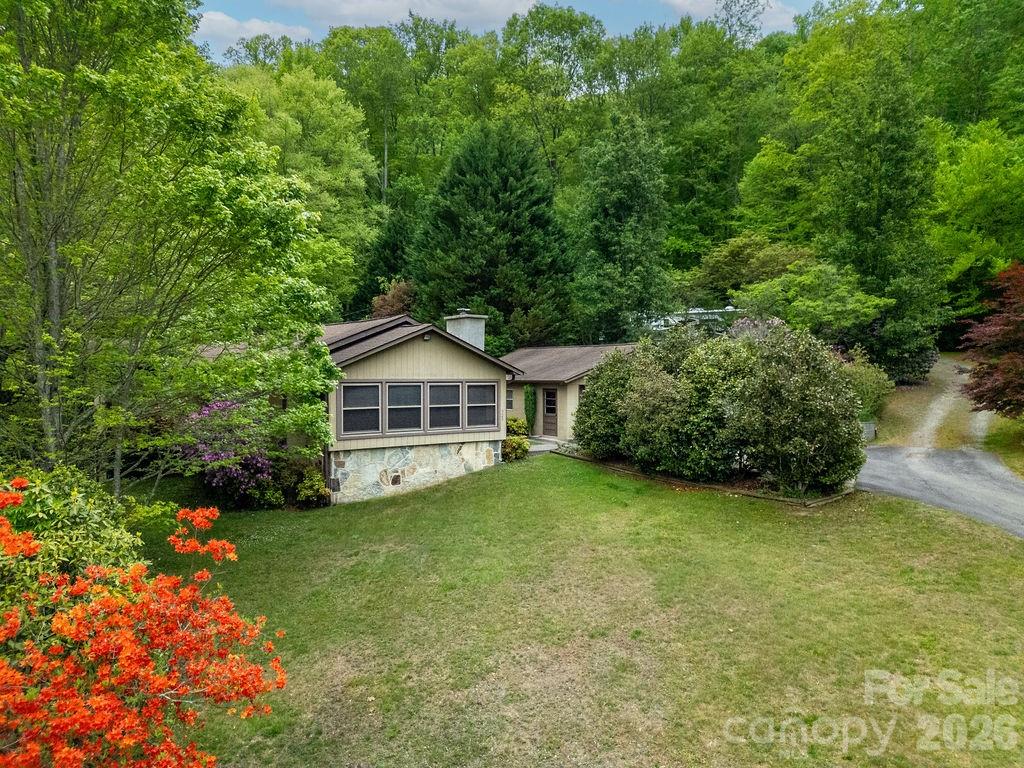 520 Blythe Road — Pisgah Forest