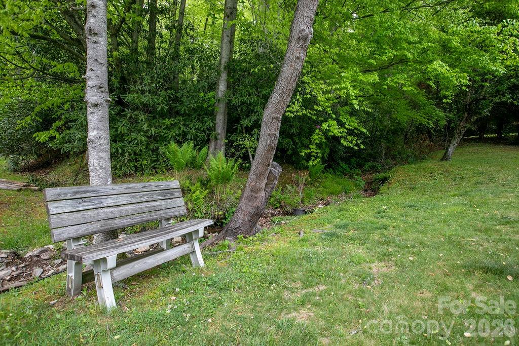 520 Blythe Road — Pisgah Forest