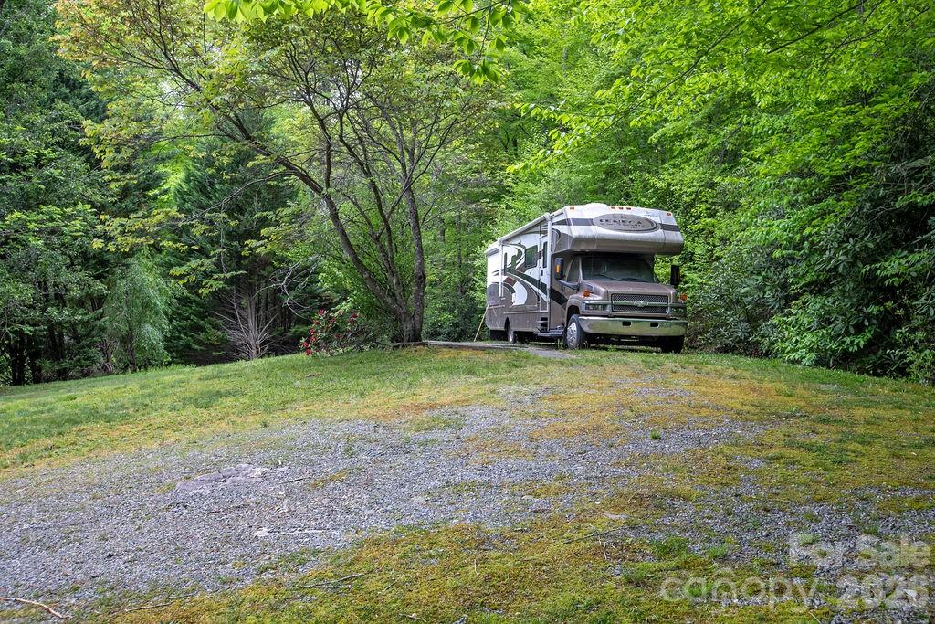 520 Blythe Road — Pisgah Forest