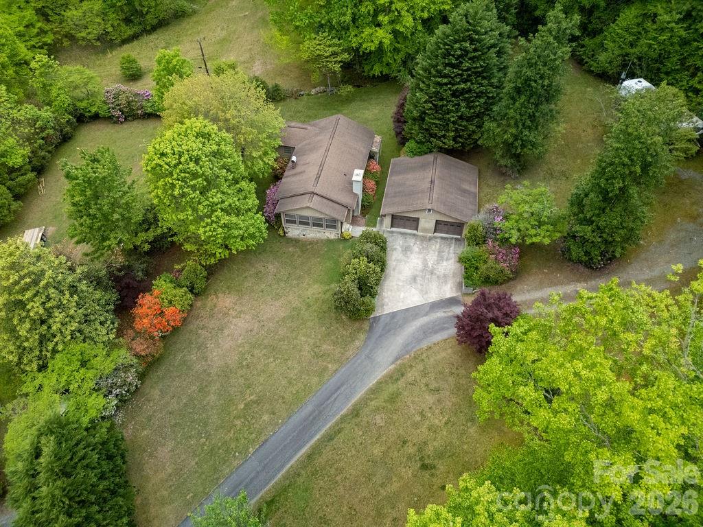520 Blythe Road — Pisgah Forest