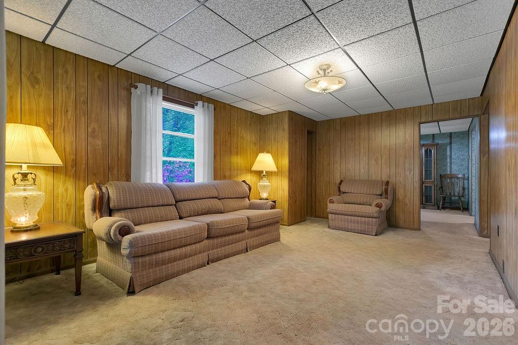 520 Blythe Road — Pisgah Forest