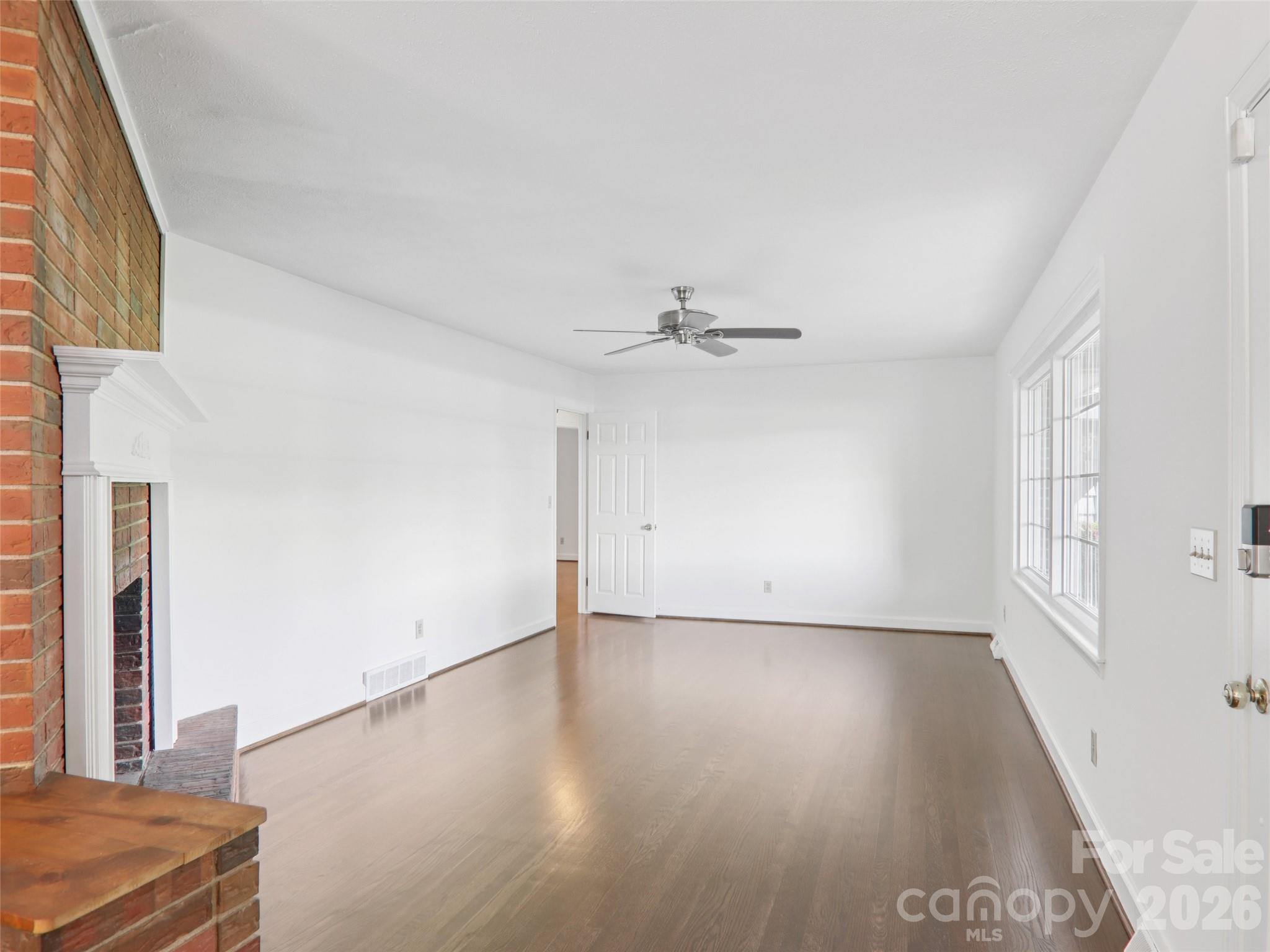 927 Ladson Road — Mills River