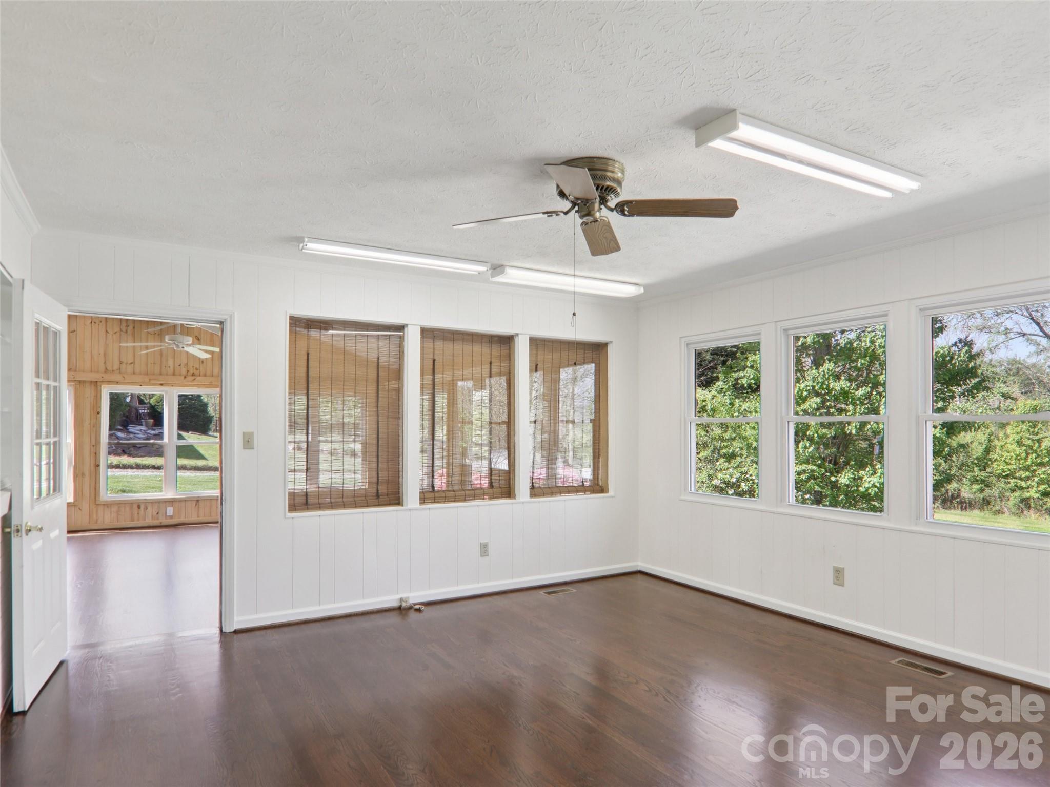 927 Ladson Road — Mills River
