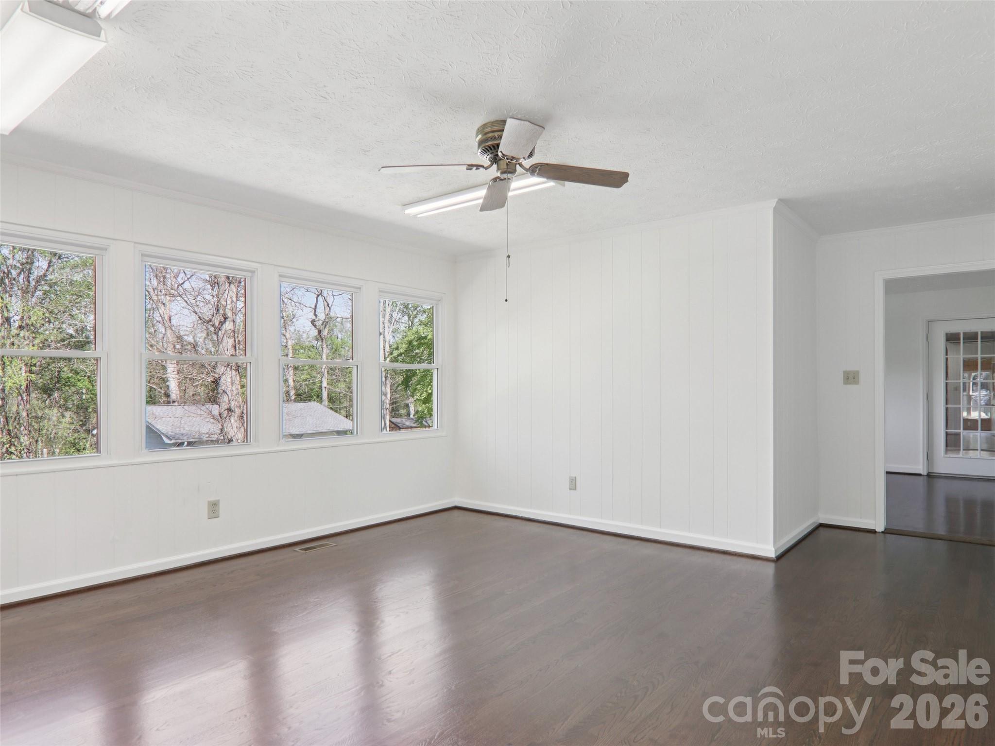 927 Ladson Road — Mills River
