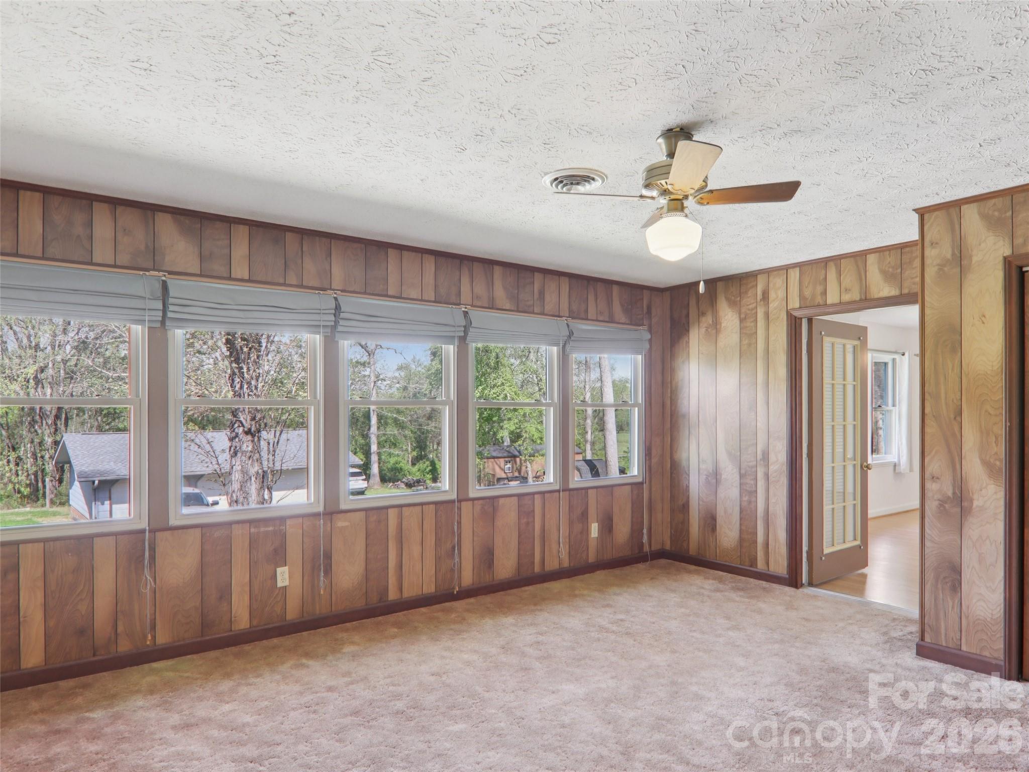 927 Ladson Road — Mills River