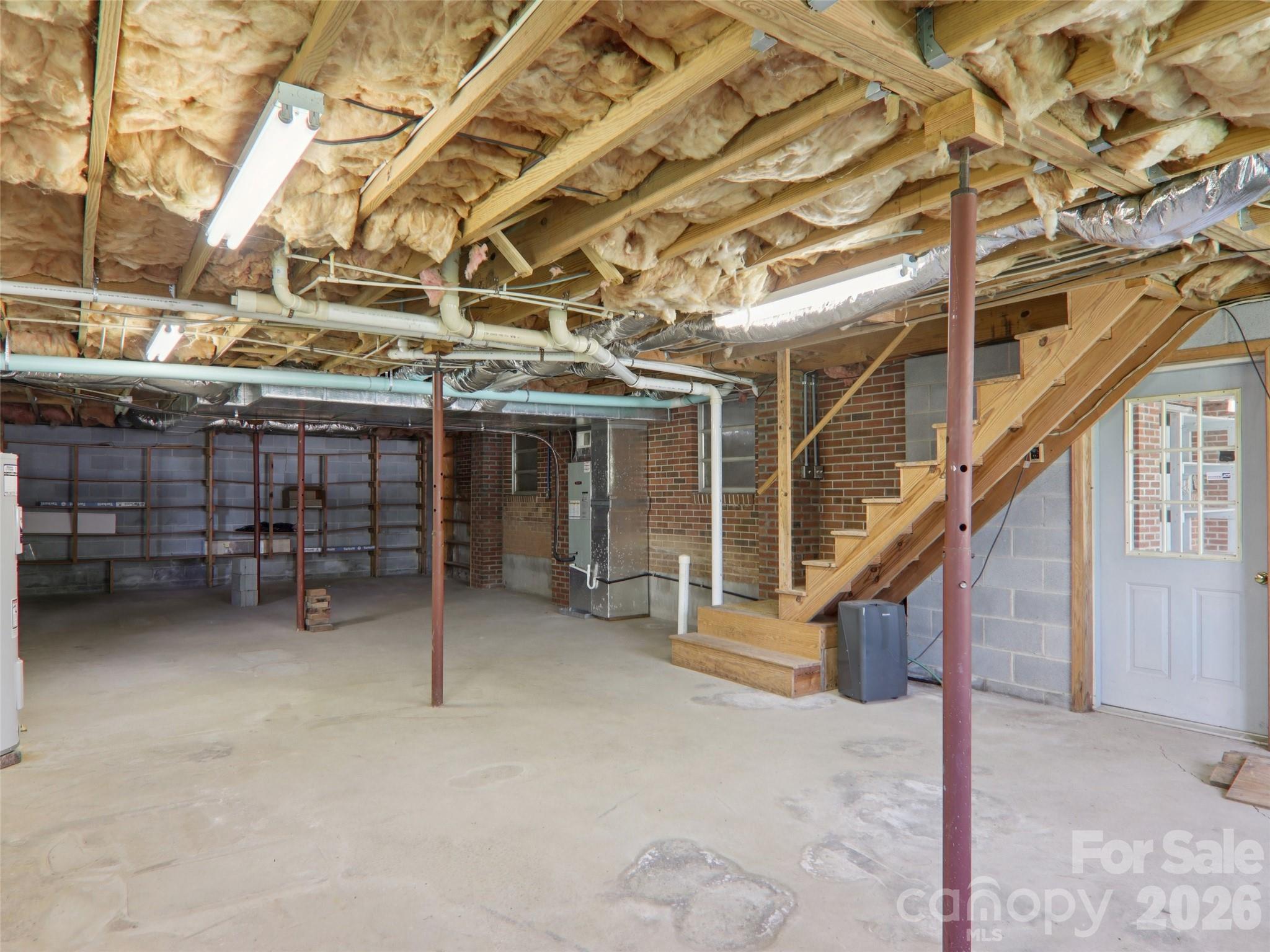 927 Ladson Road — Mills River
