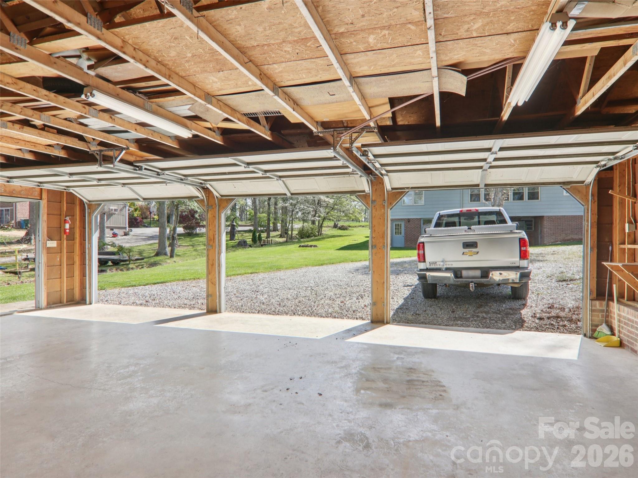 927 Ladson Road — Mills River