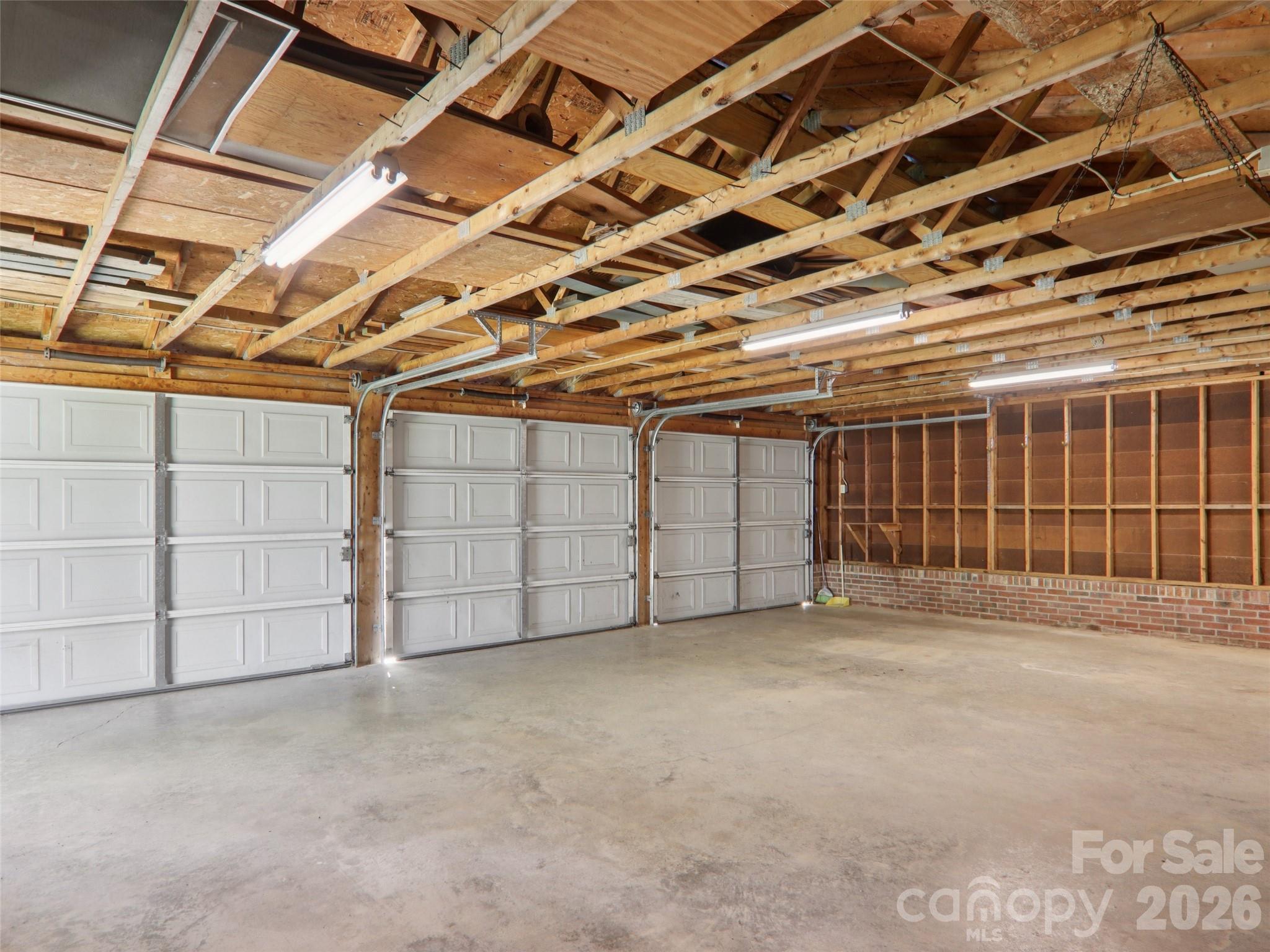927 Ladson Road — Mills River
