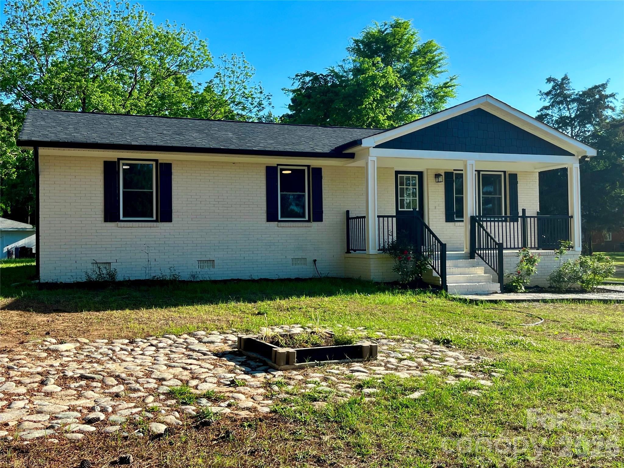 102 Arbor Court — Chester
