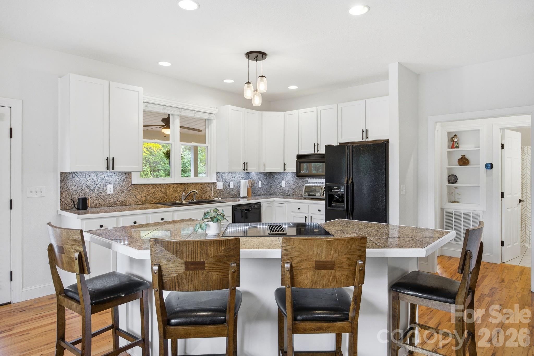612 Christian Creek Road — Swannanoa