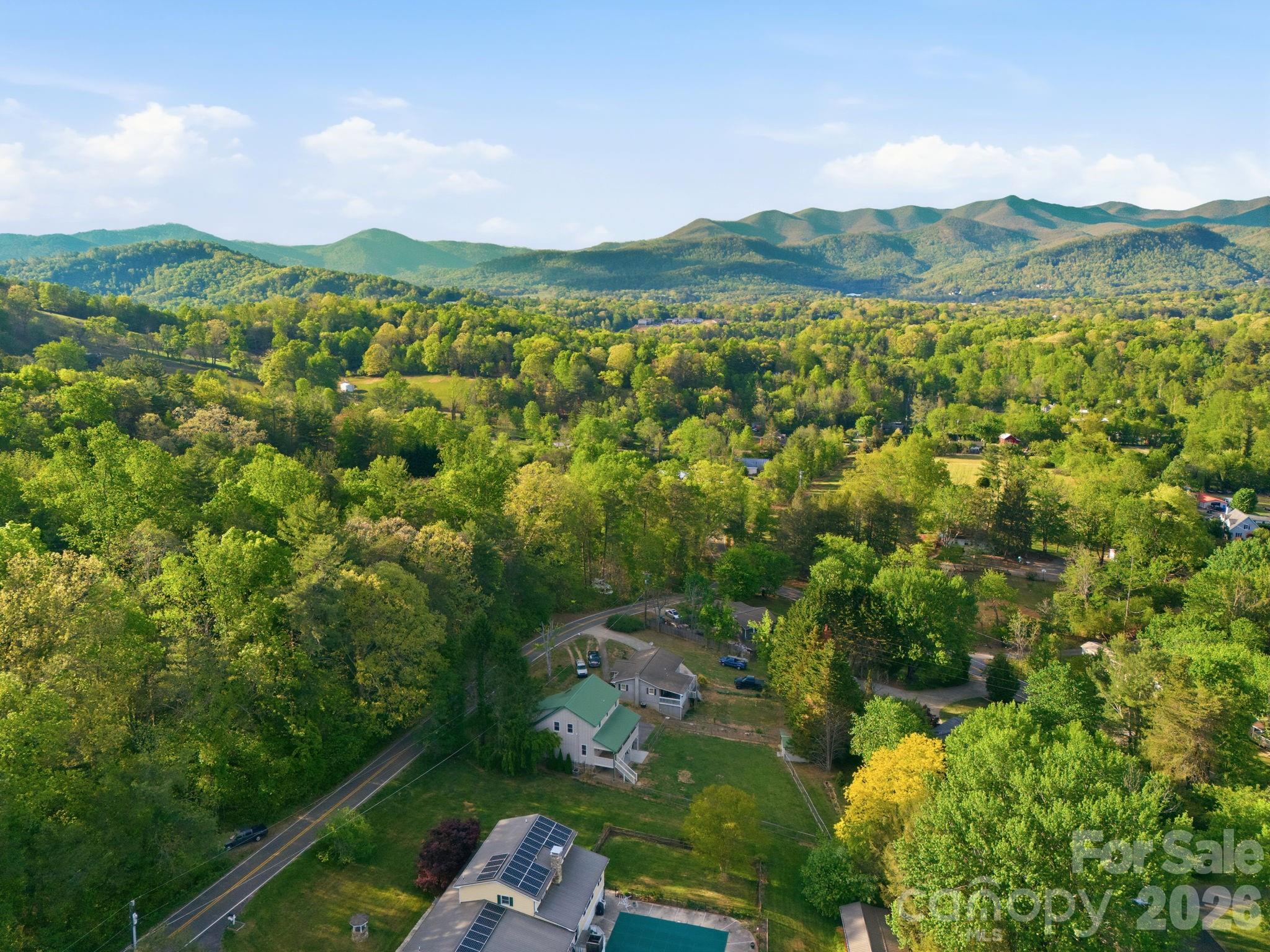 612 Christian Creek Road — Swannanoa