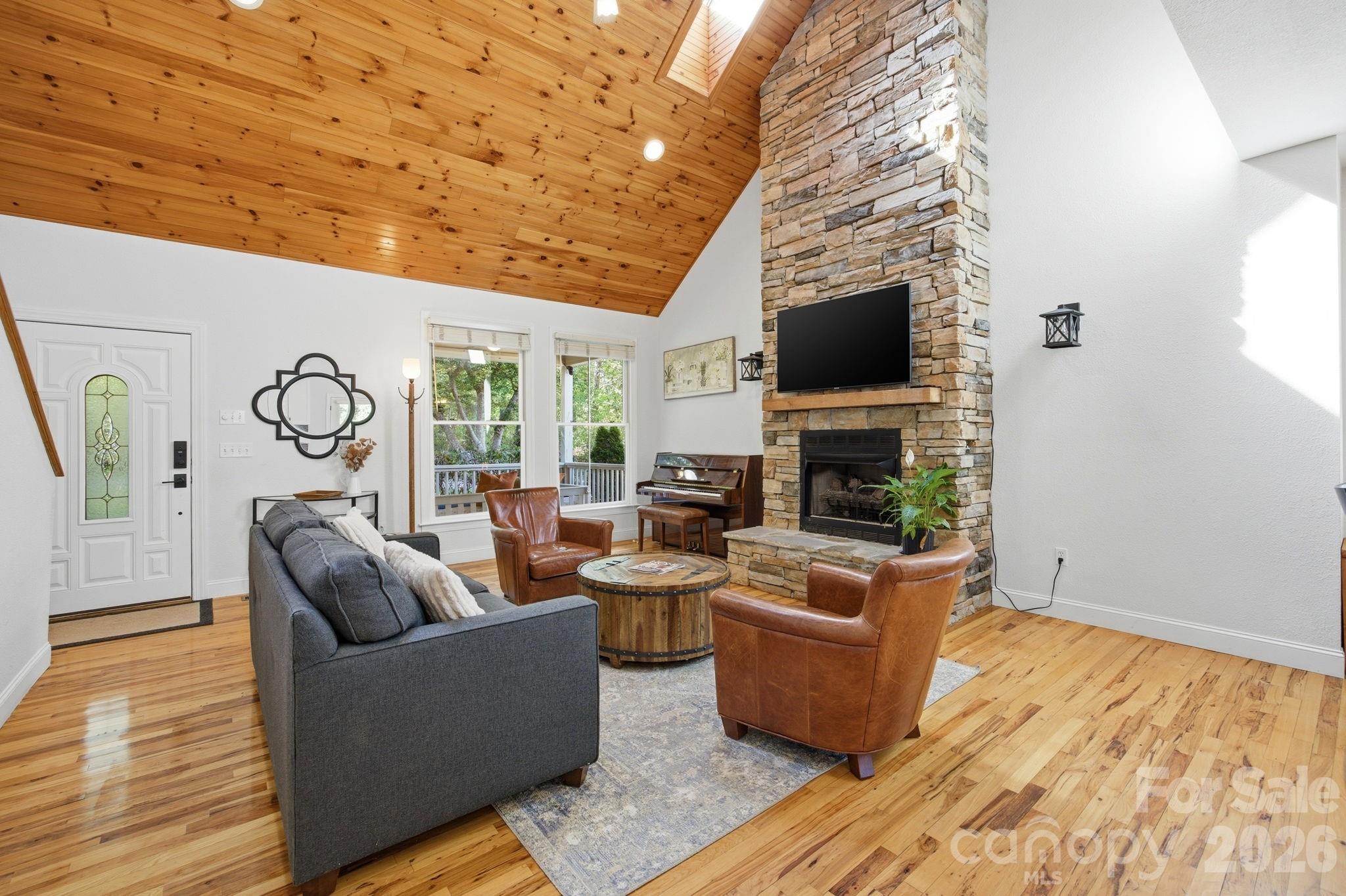 612 Christian Creek Road — Swannanoa