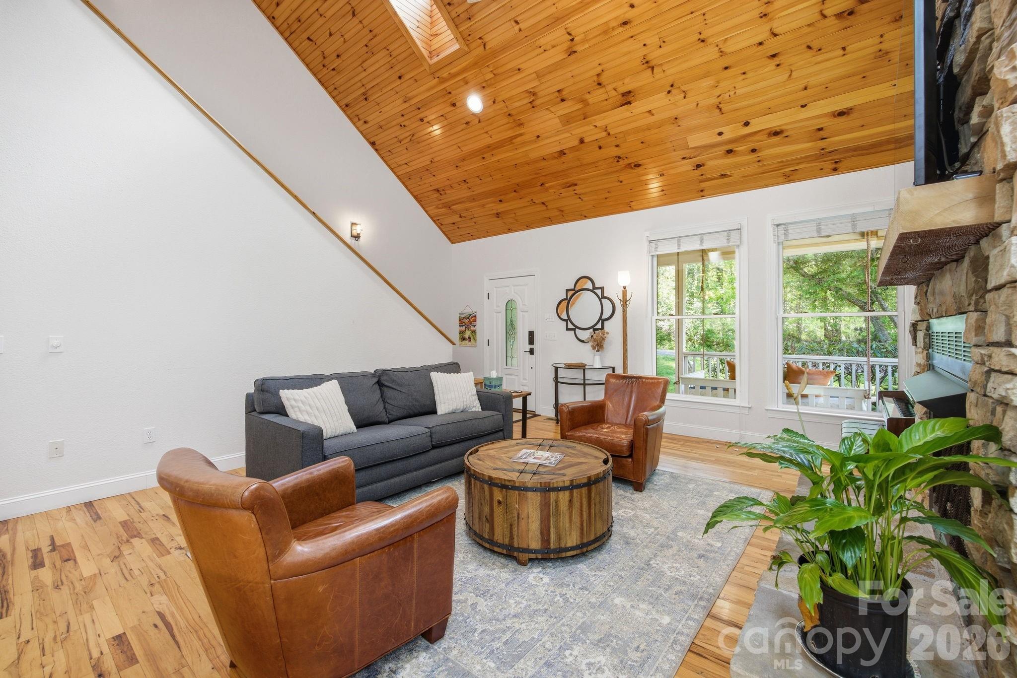 612 Christian Creek Road — Swannanoa