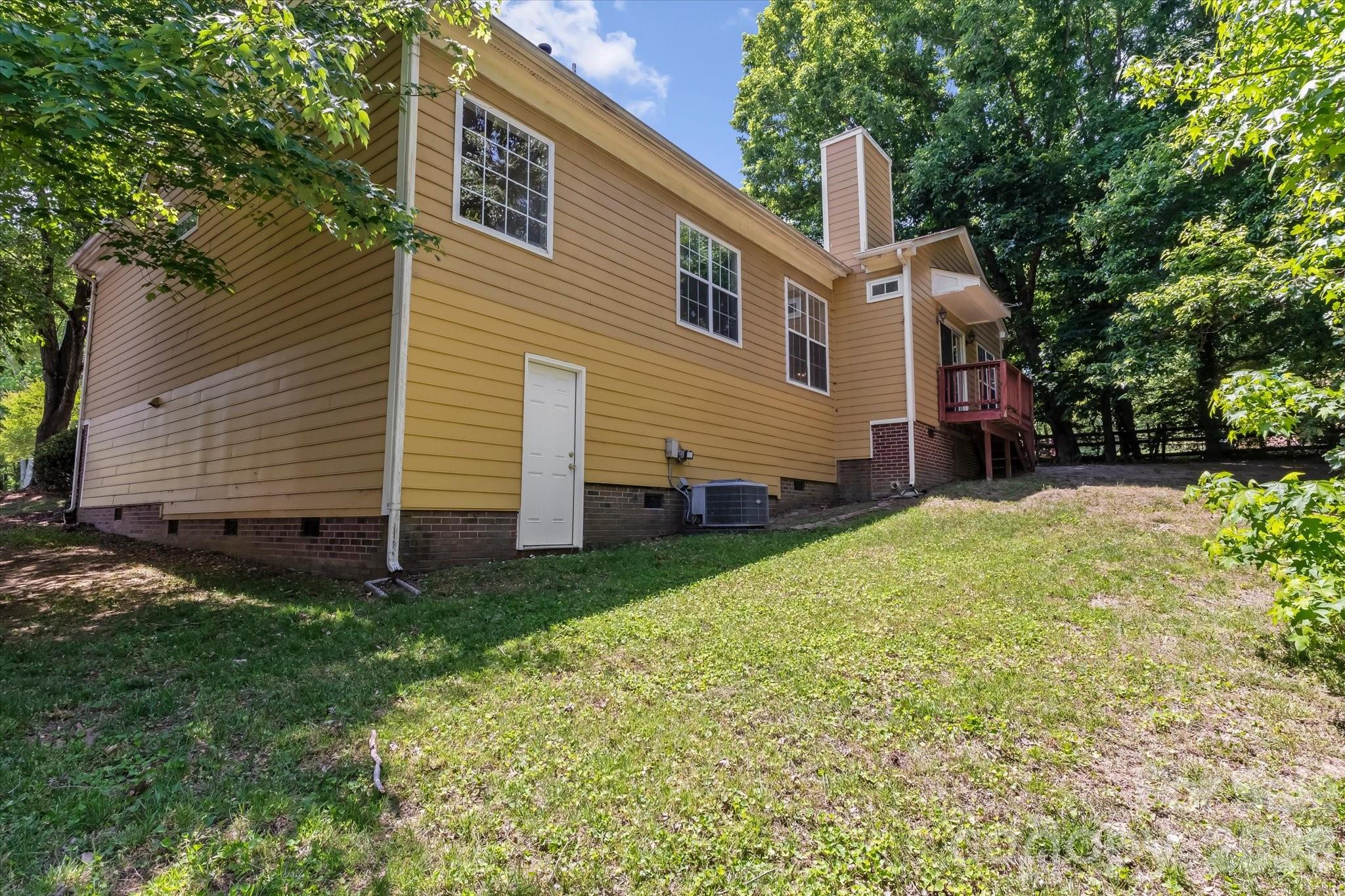 11823 Harris Ridge Drive — Charlotte