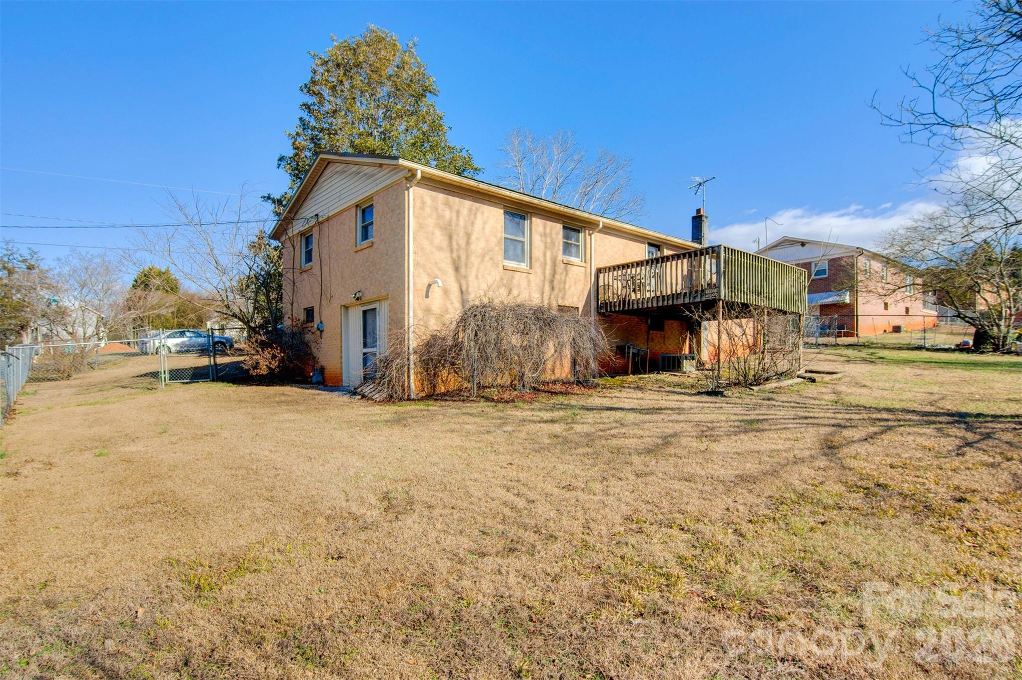 24 W Berkley Street — Granite Falls