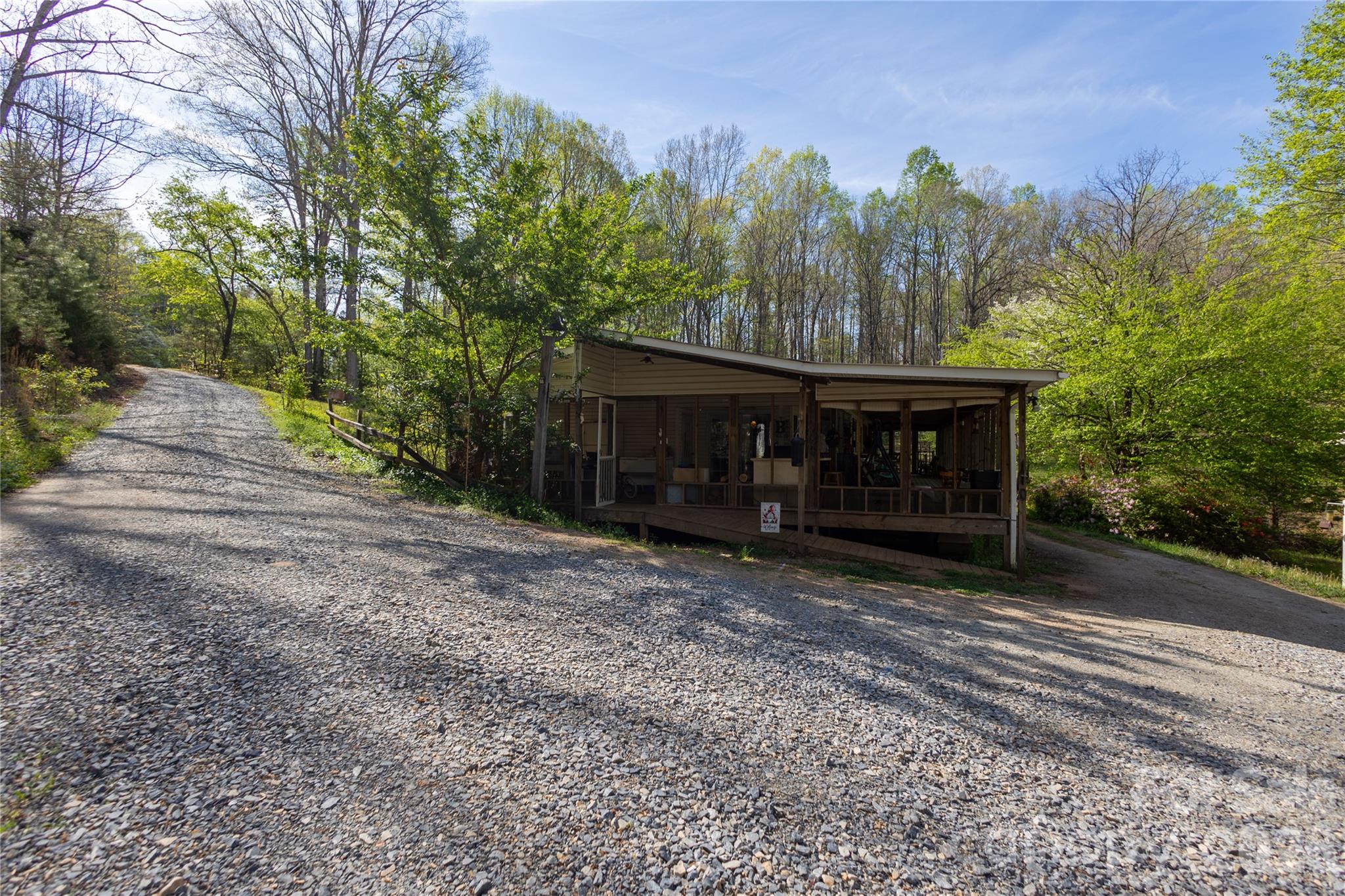 261 Groves Parkway — Union Mills