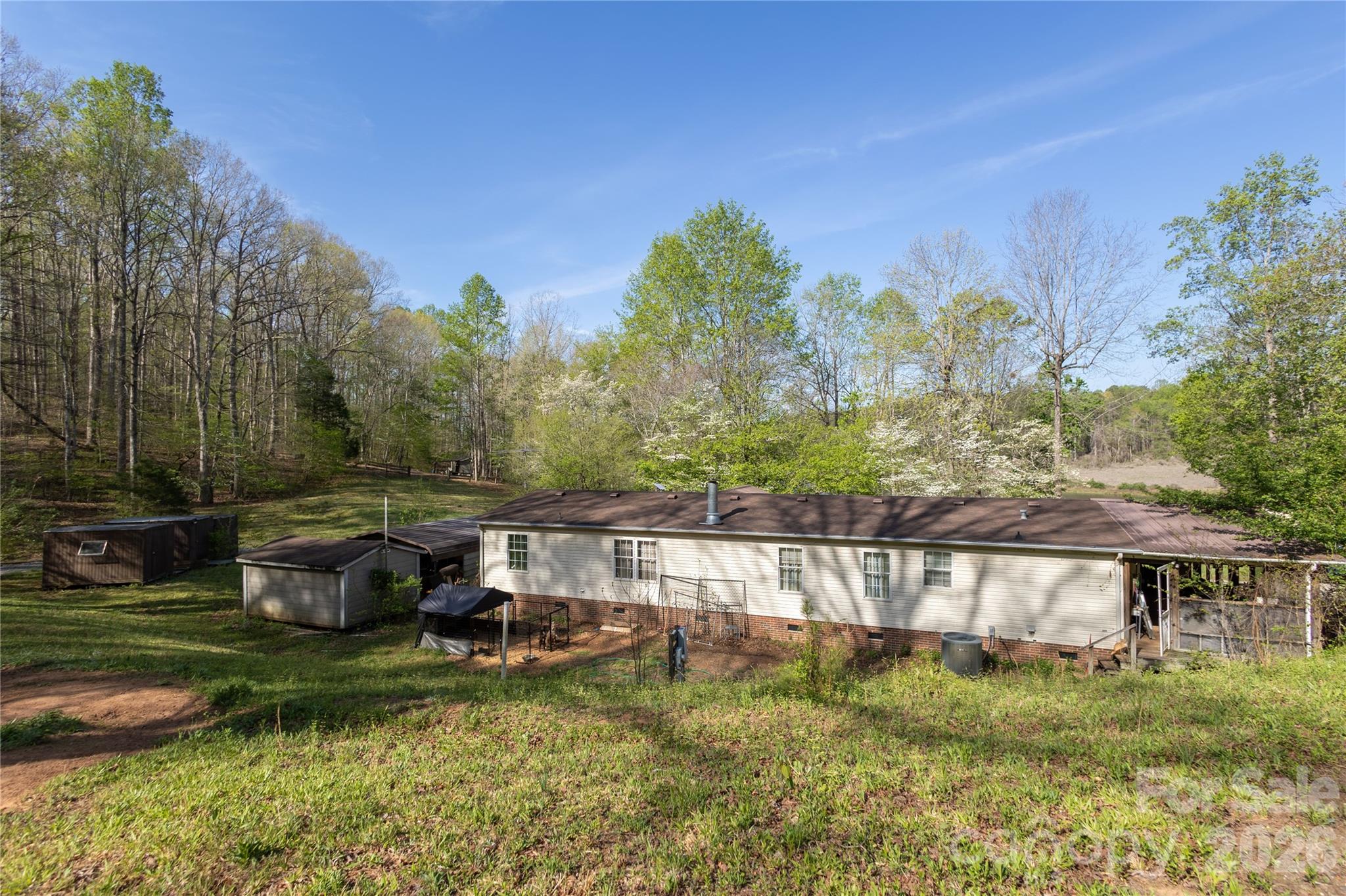 261 Groves Parkway — Union Mills