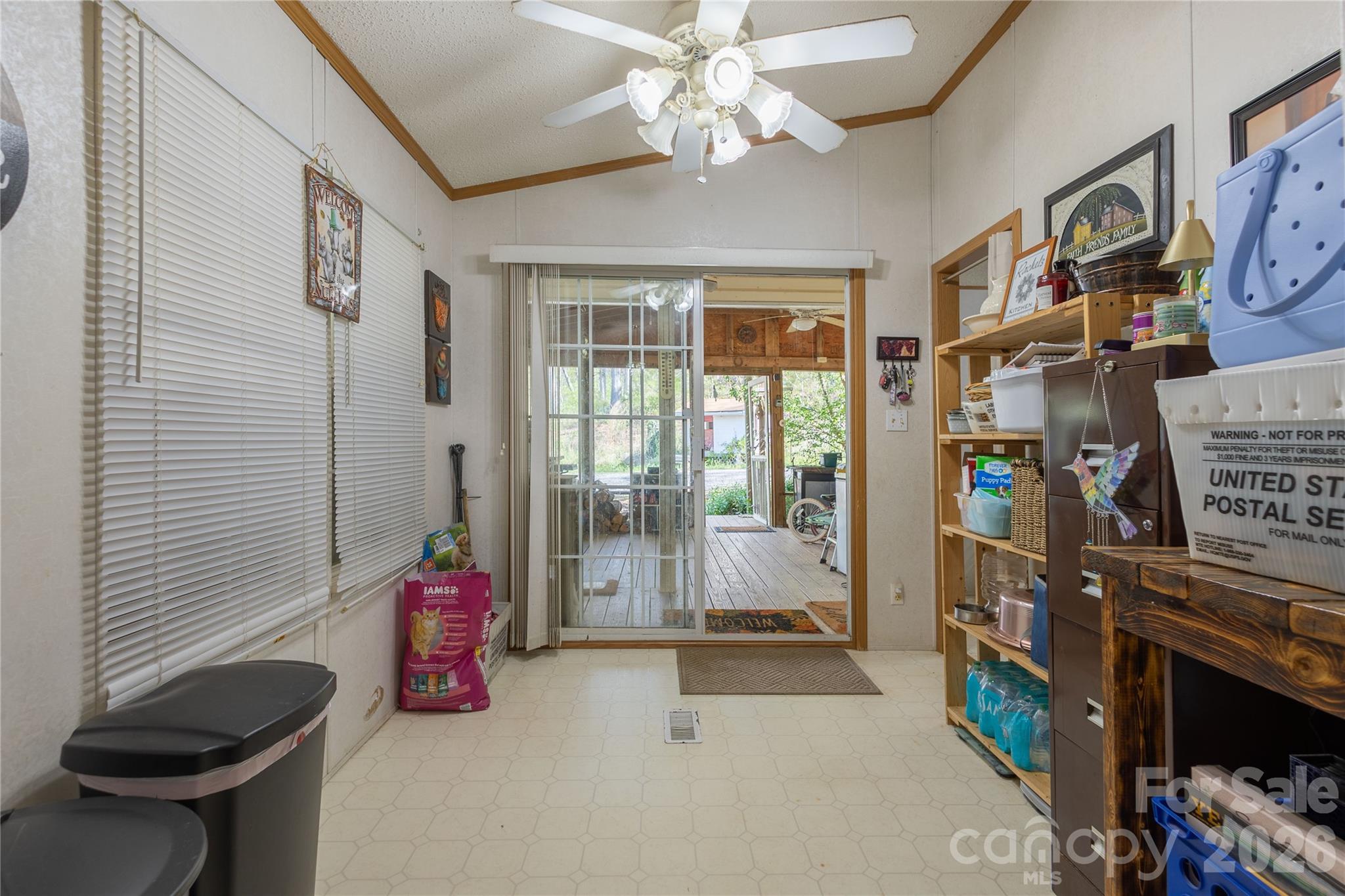 261 Groves Parkway — Union Mills