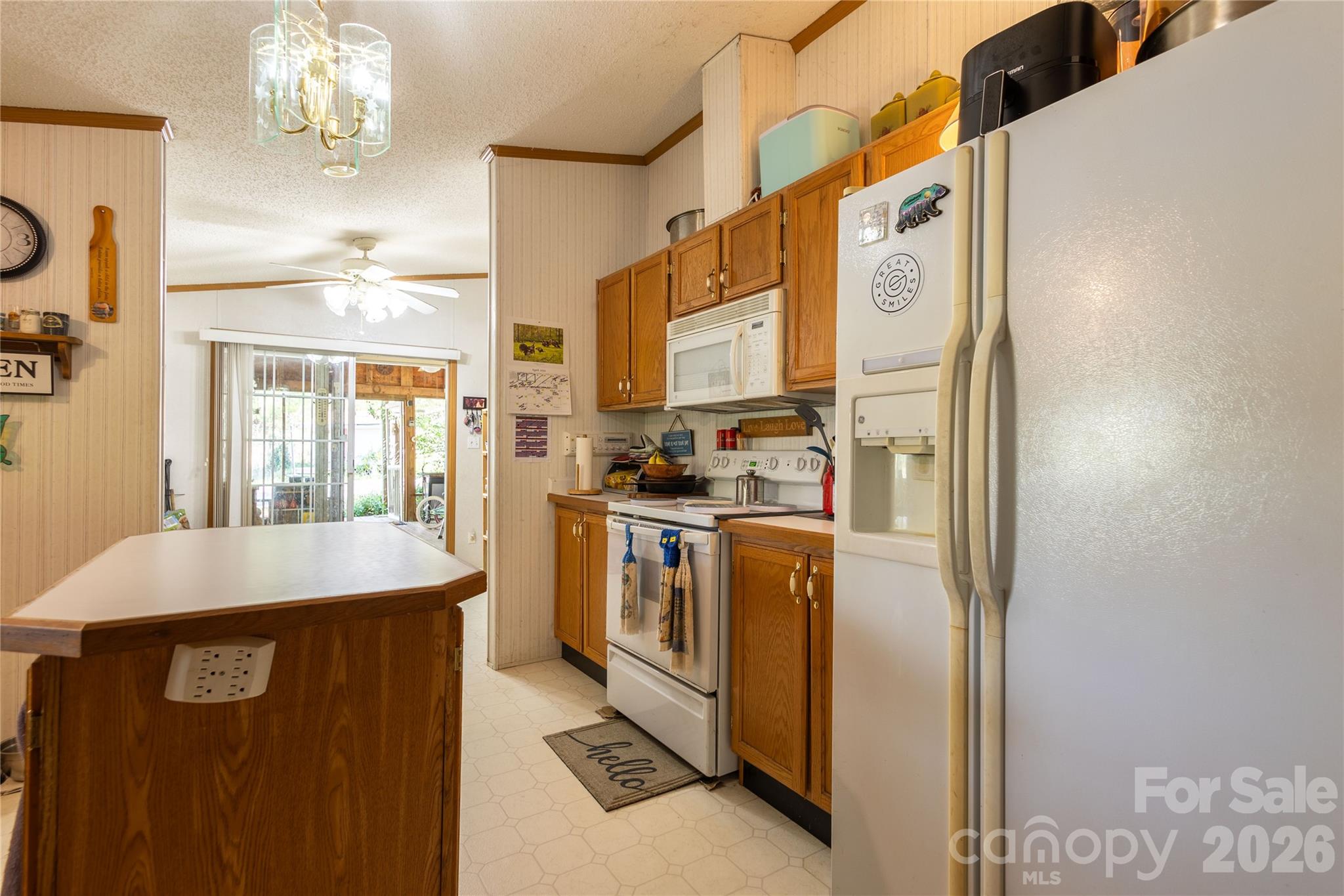 261 Groves Parkway — Union Mills