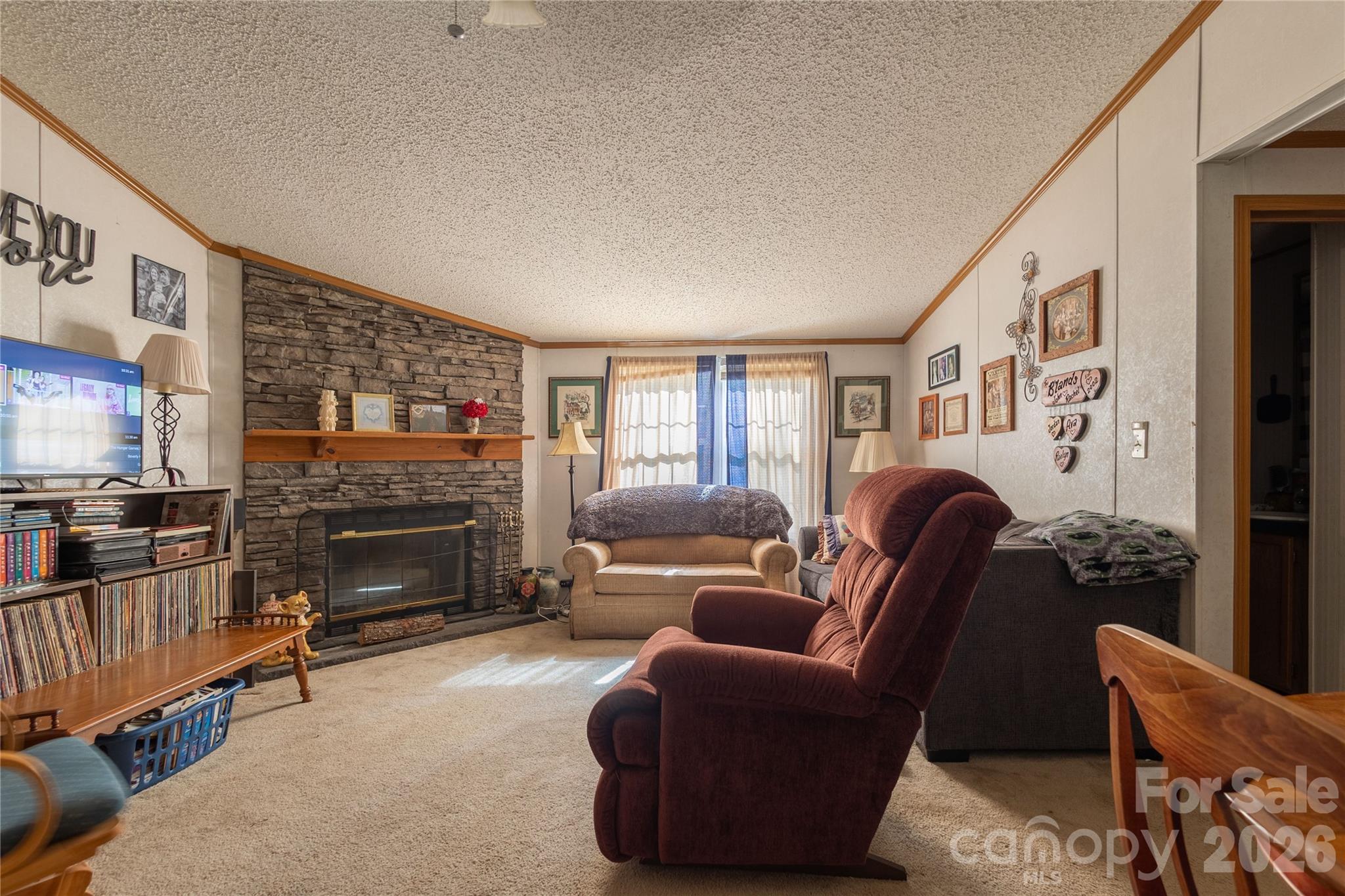261 Groves Parkway — Union Mills