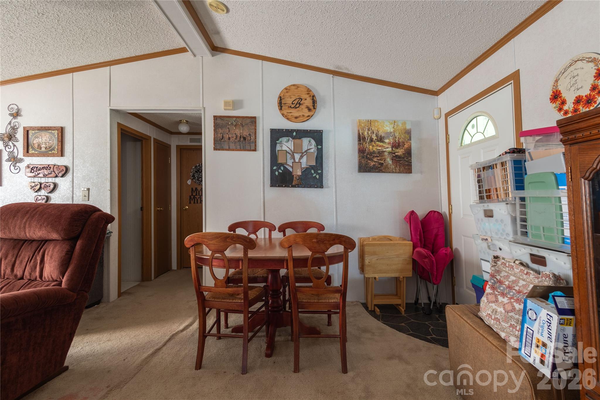261 Groves Parkway — Union Mills