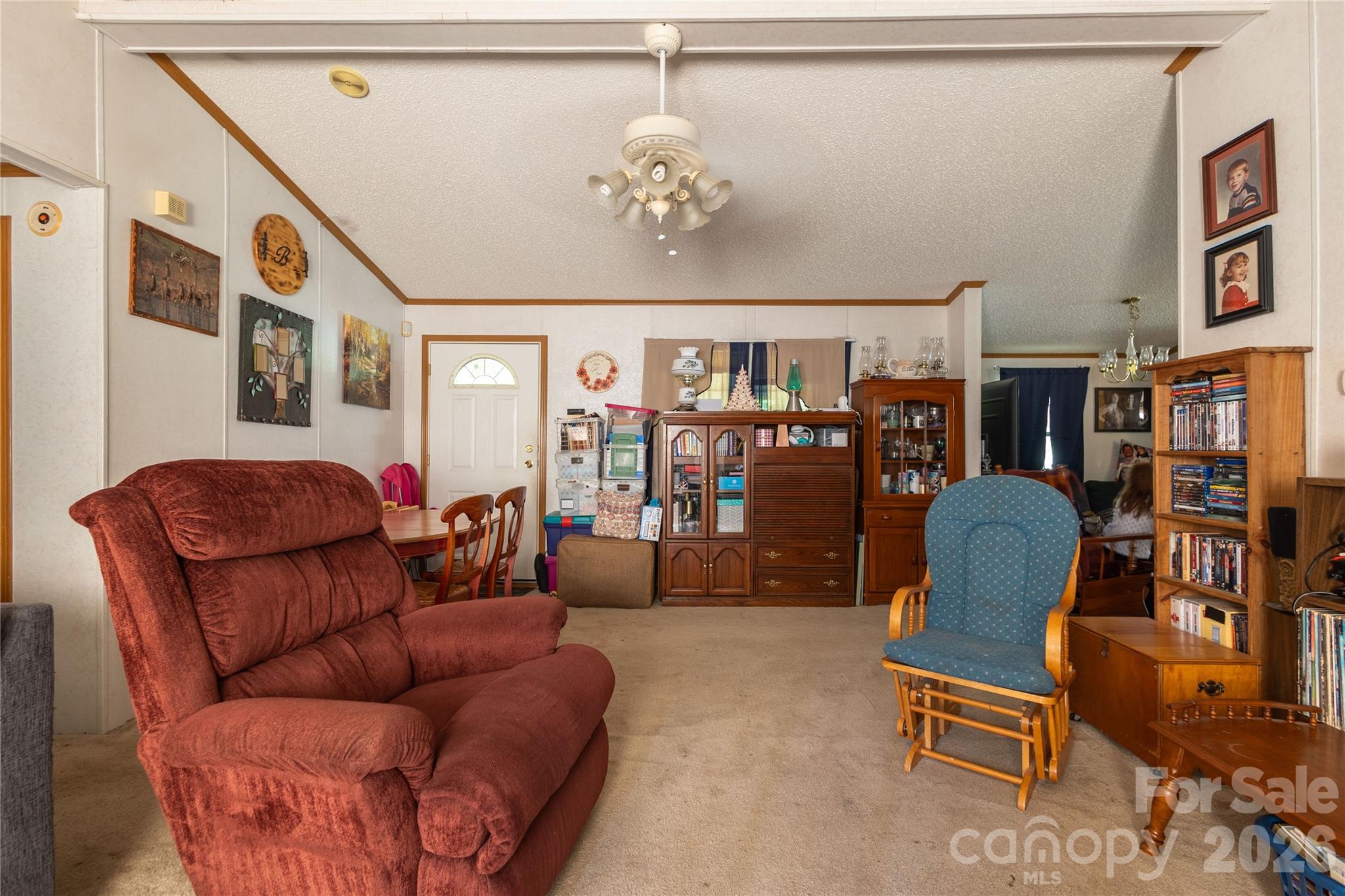 261 Groves Parkway — Union Mills