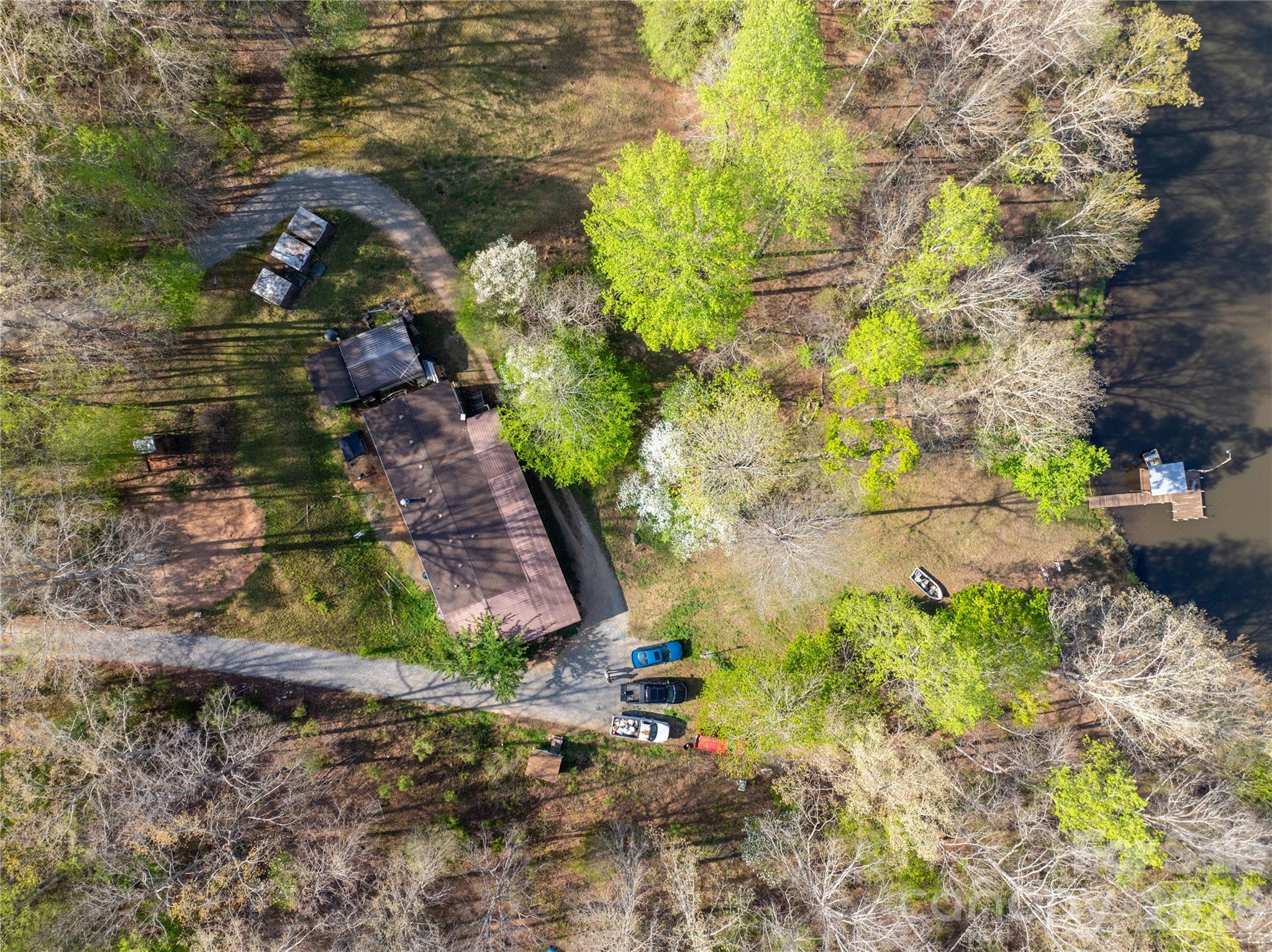 261 Groves Parkway — Union Mills