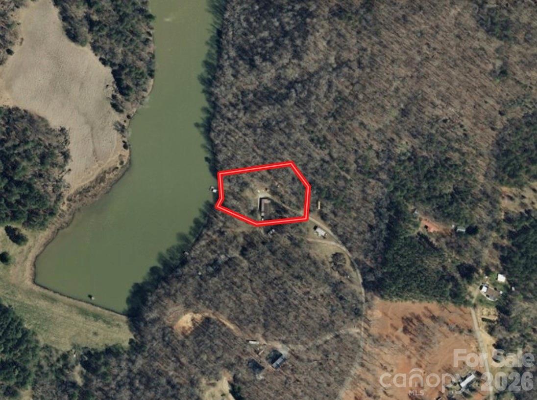 261 Groves Parkway — Union Mills