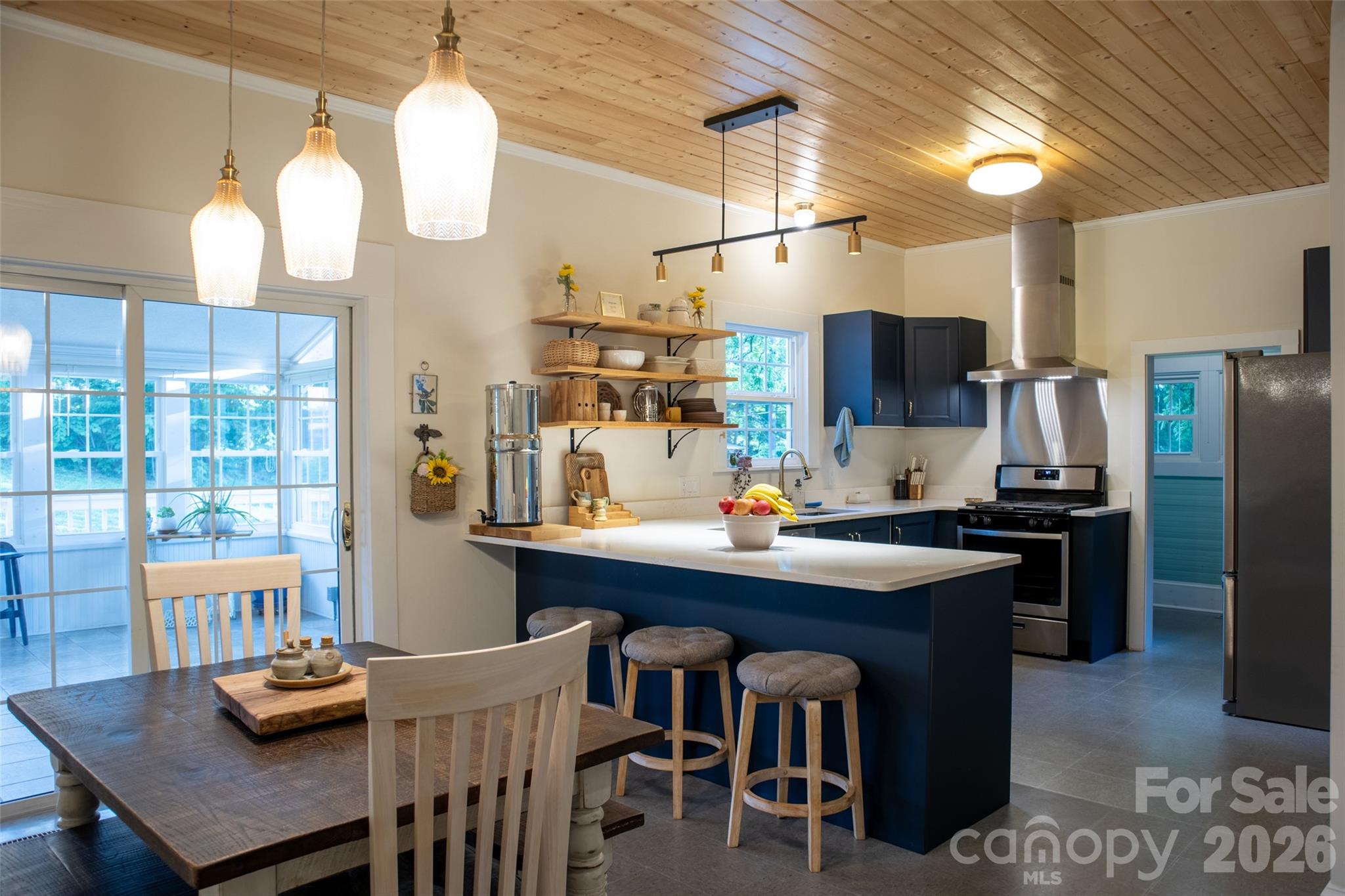 102 Cuthberson Street — Morganton