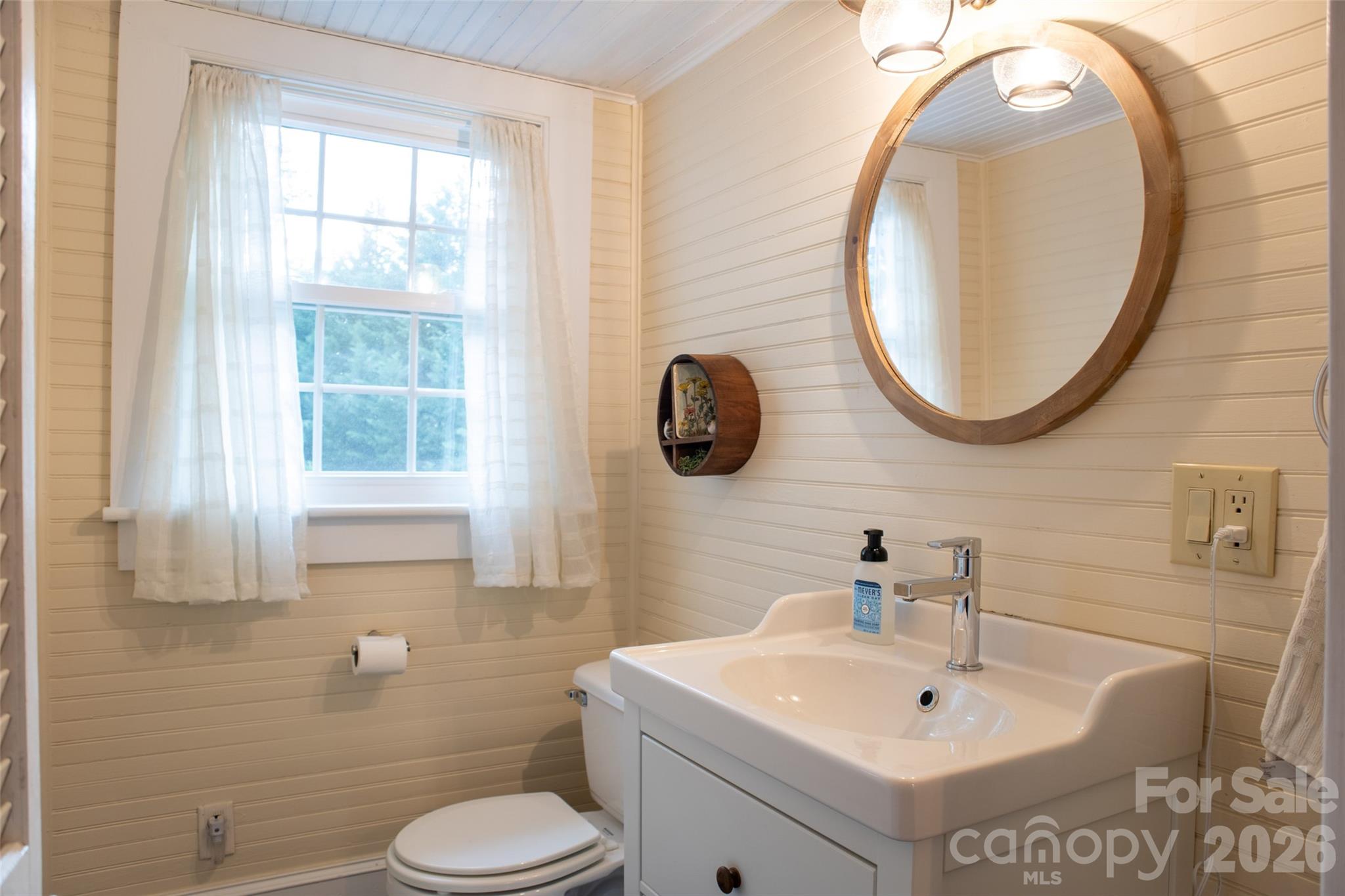 102 Cuthberson Street — Morganton