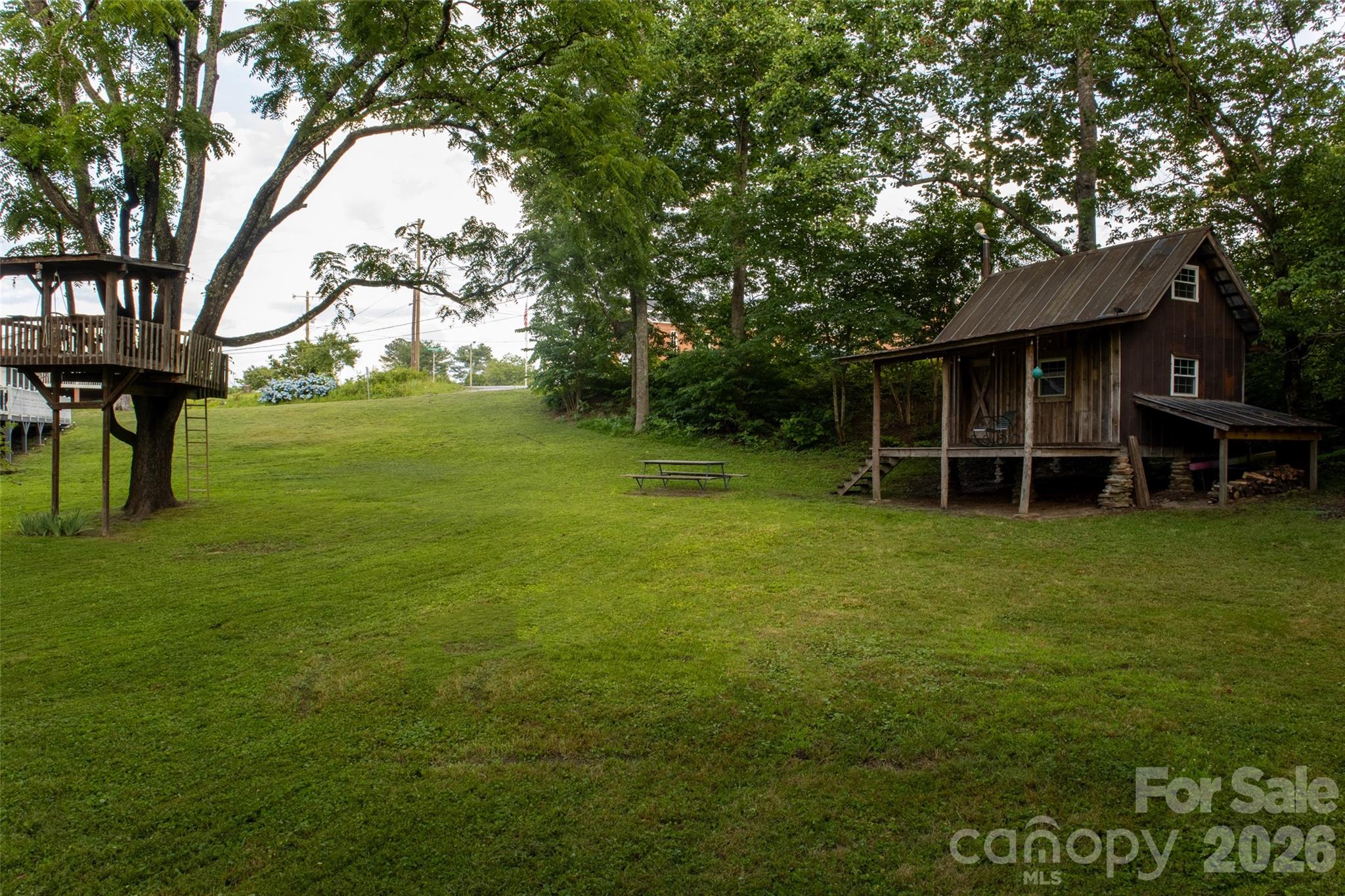 102 Cuthberson Street — Morganton