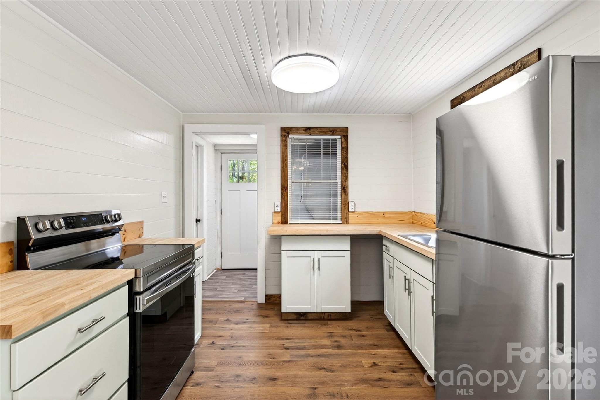 488 Cad Campbell Road — Bakersville