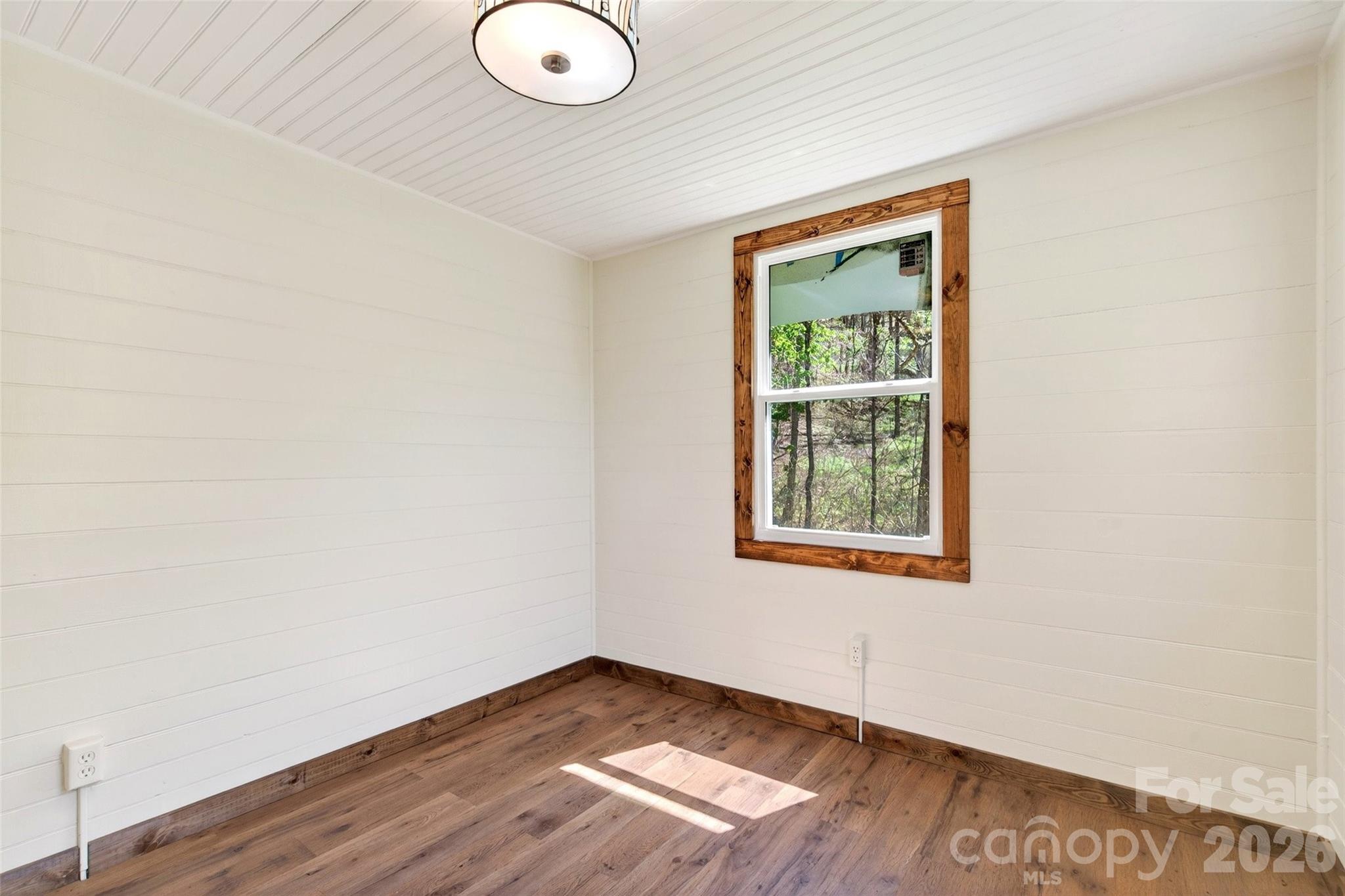 488 Cad Campbell Road — Bakersville