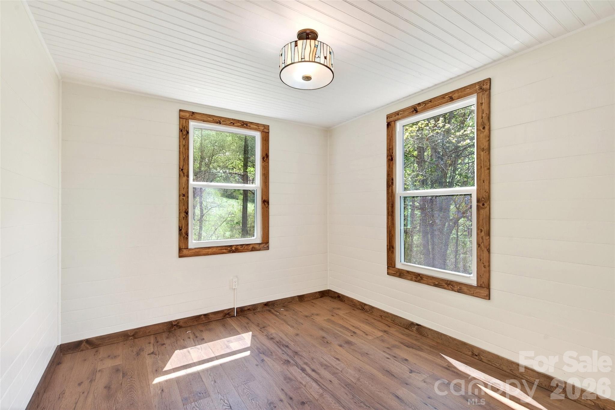 488 Cad Campbell Road — Bakersville