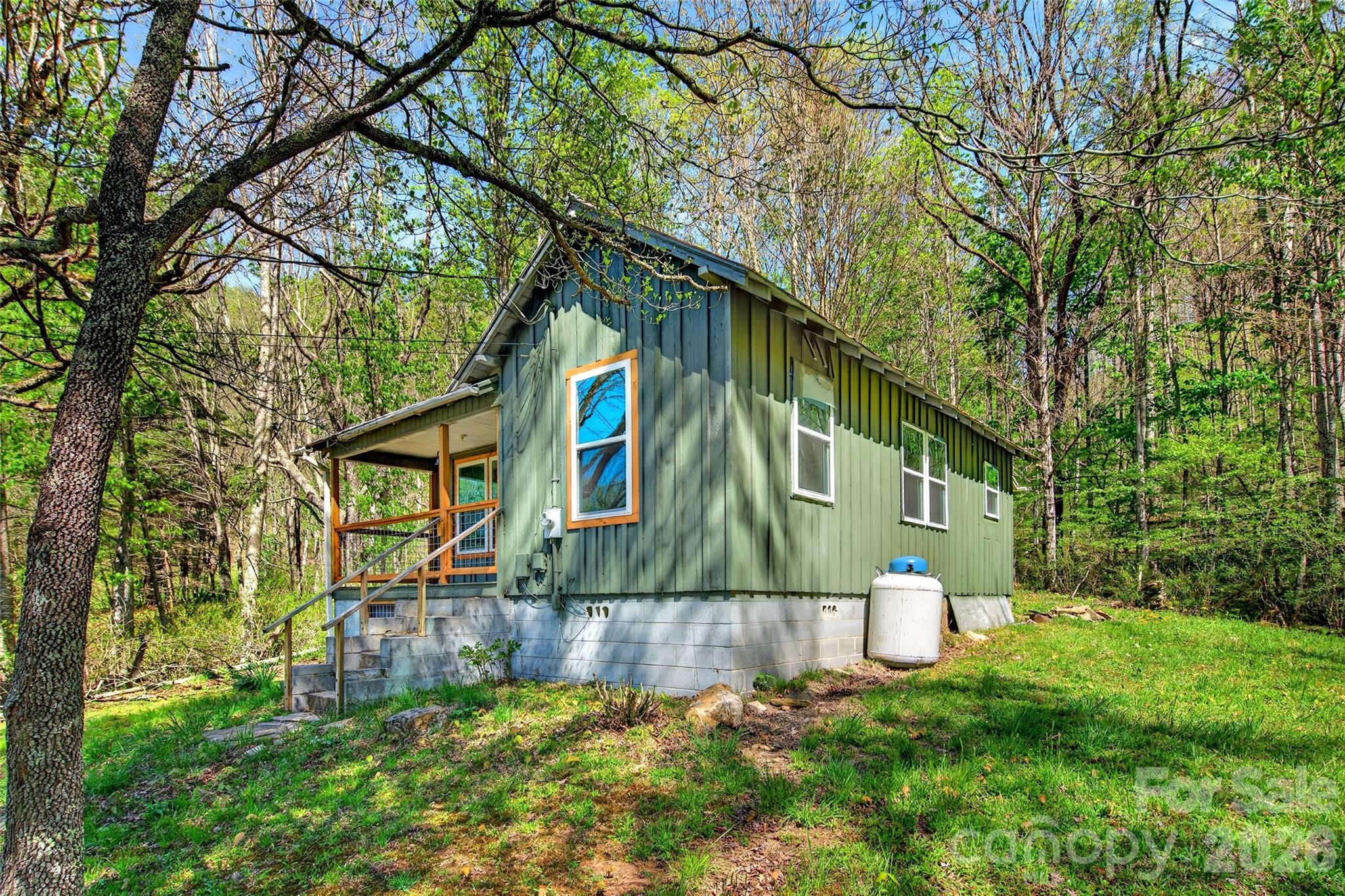 488 Cad Campbell Road — Bakersville