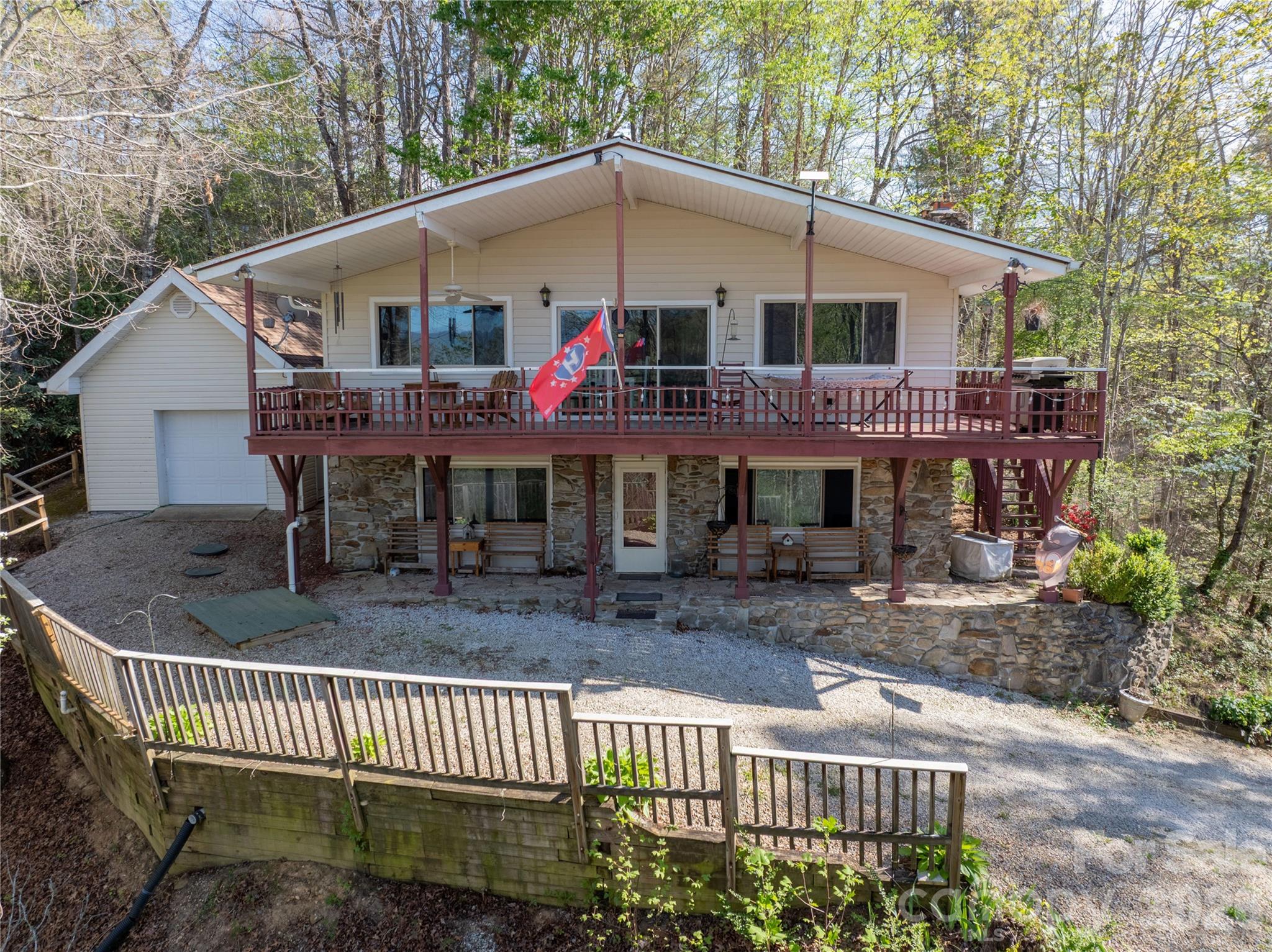 344 Pine Ridge Trail — Almond