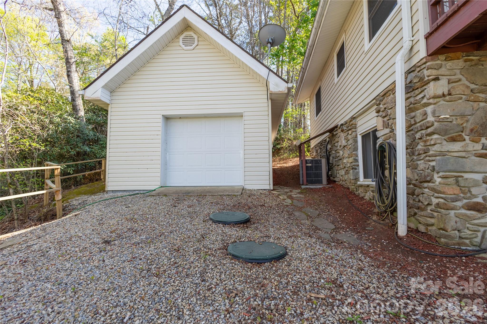 344 Pine Ridge Trail — Almond