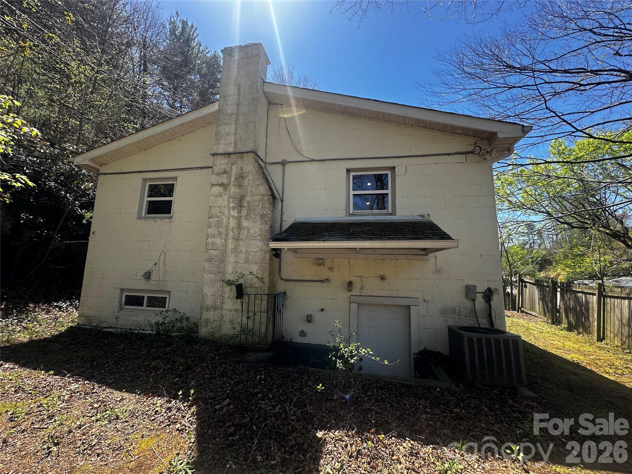 7 Poplar Drive — Spruce Pine