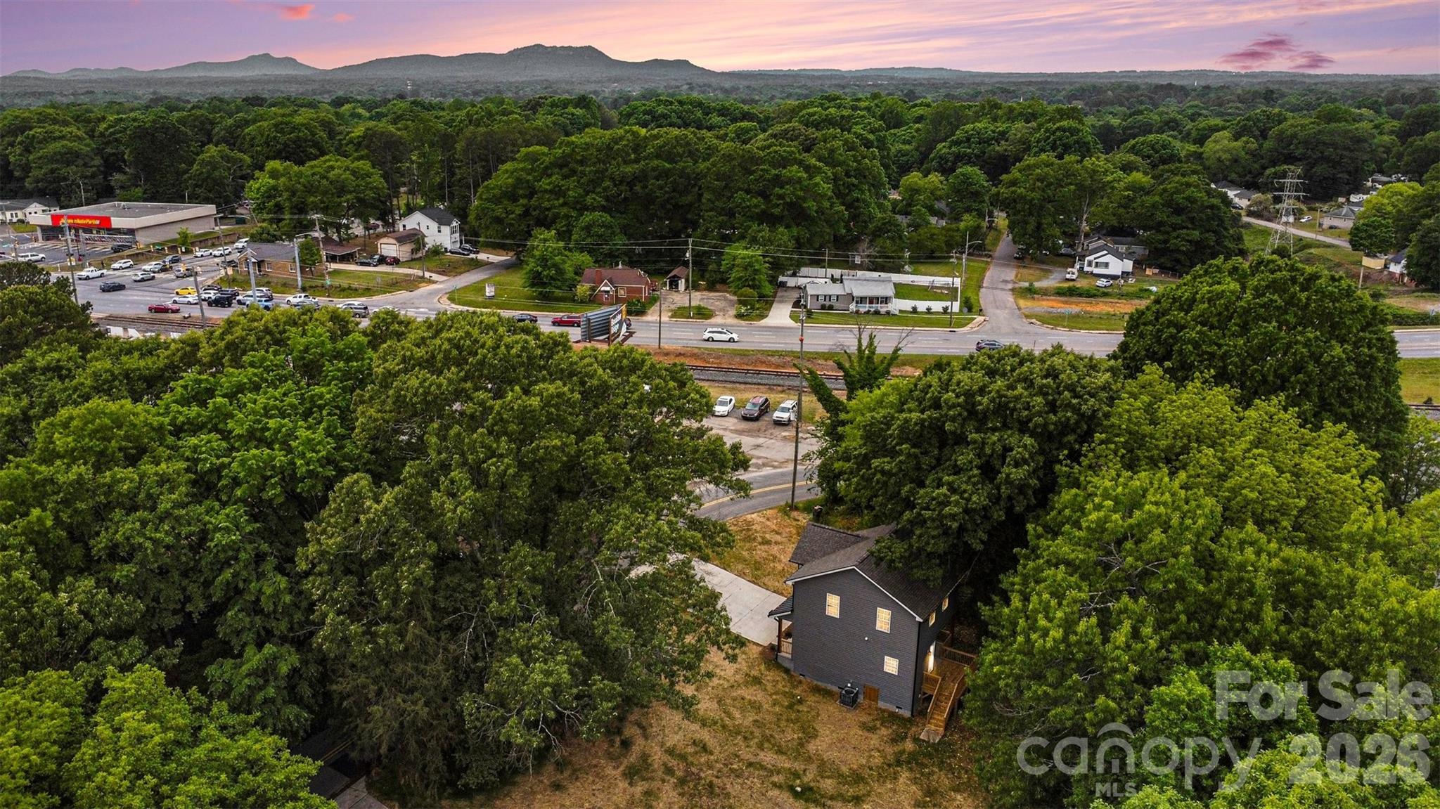 110 E Hilltop Drive — Gastonia