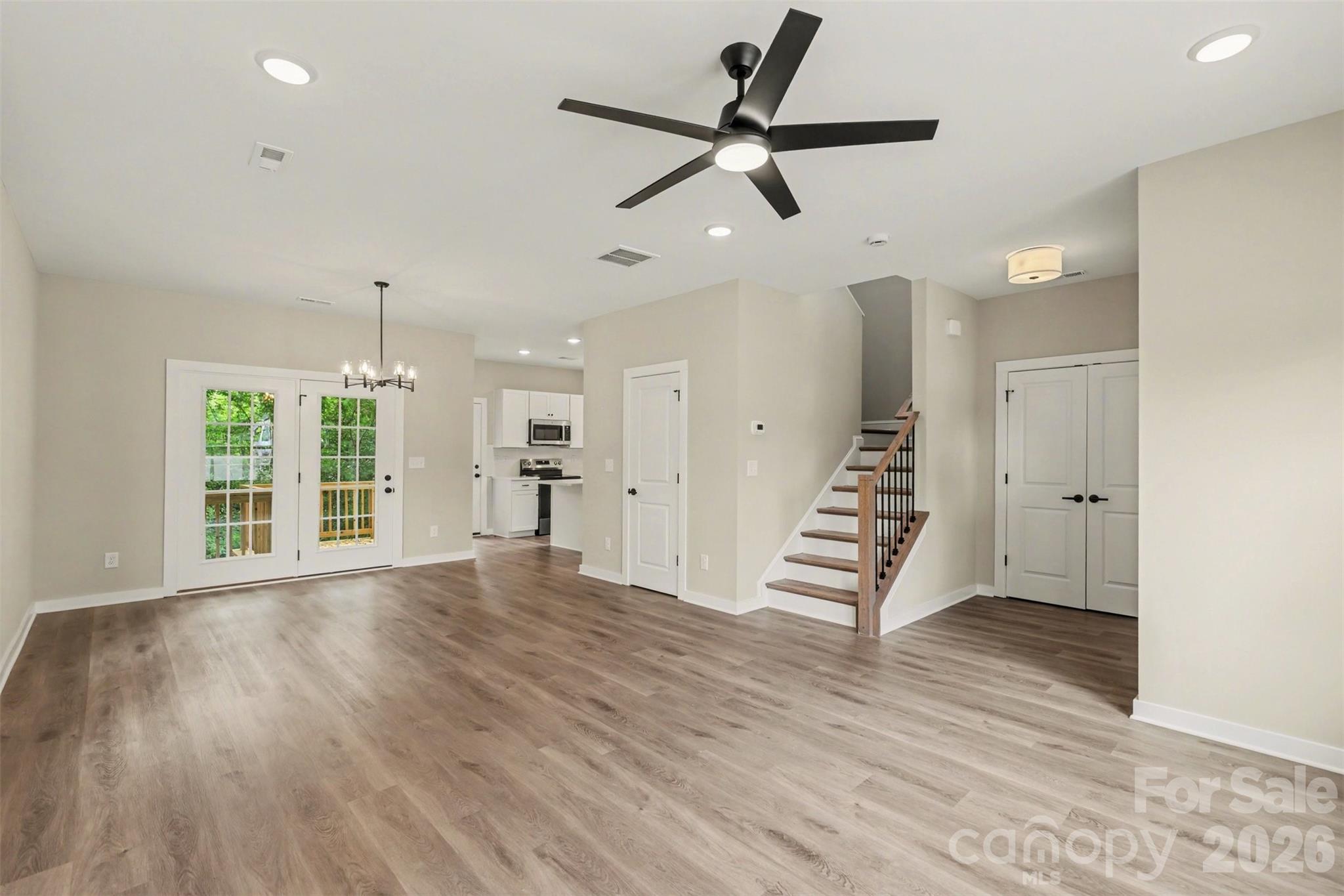 110 E Hilltop Drive — Gastonia