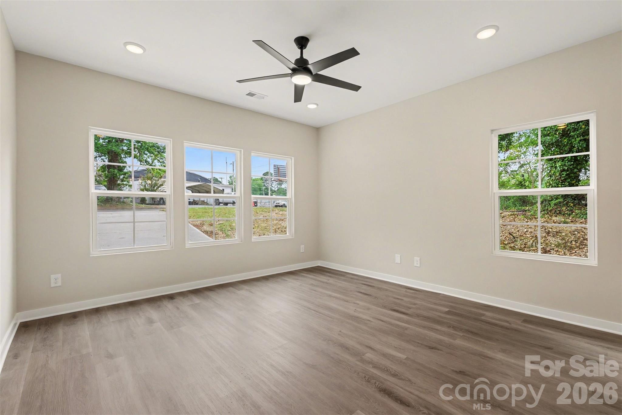 110 E Hilltop Drive — Gastonia
